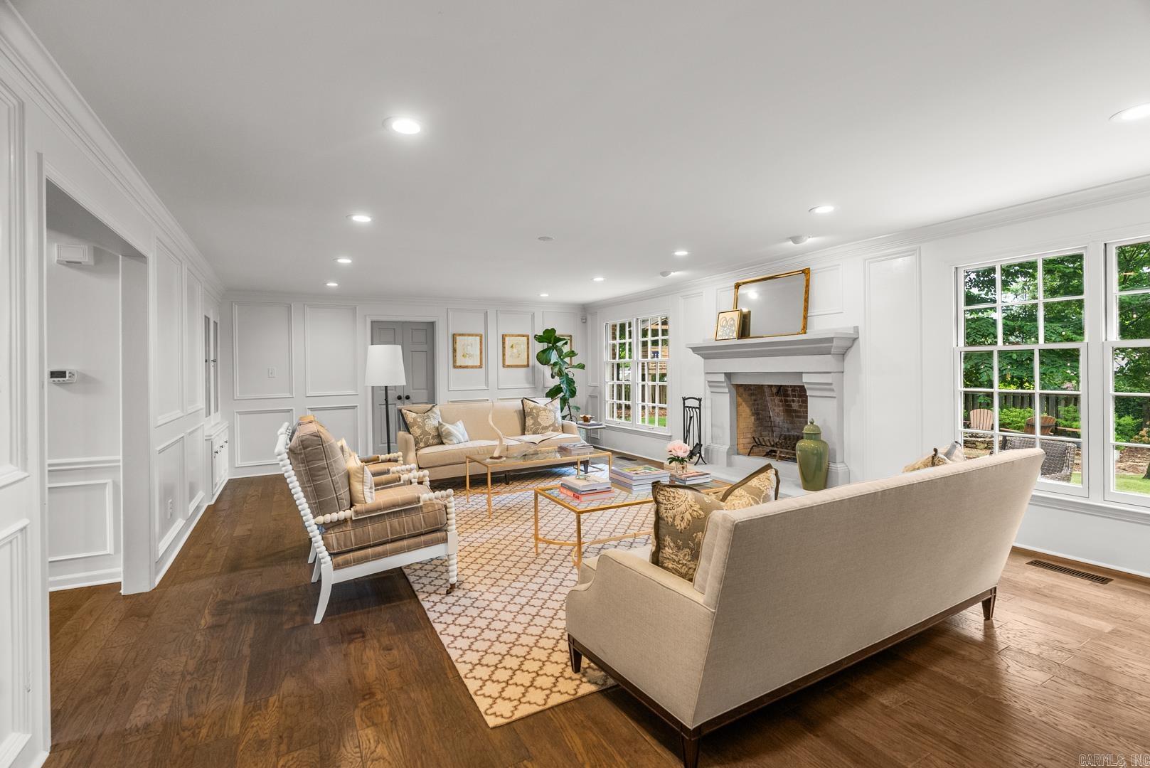 RIVERVIEW MANOR - Residential