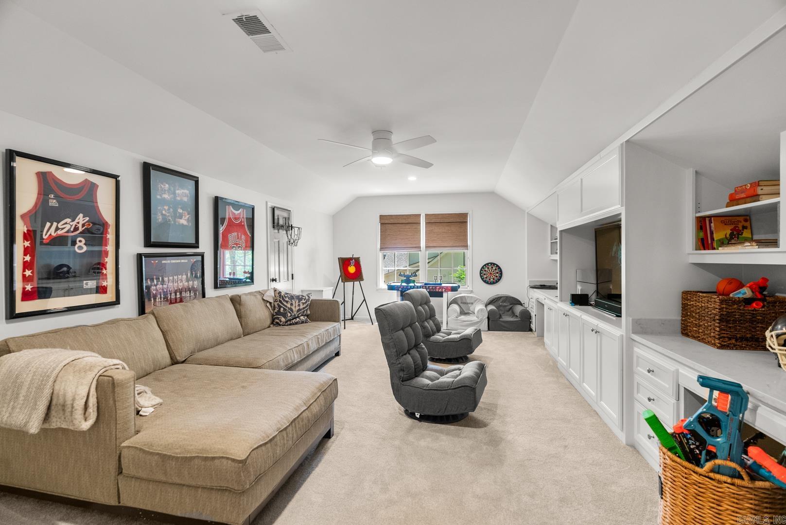 RIVERVIEW MANOR - Residential