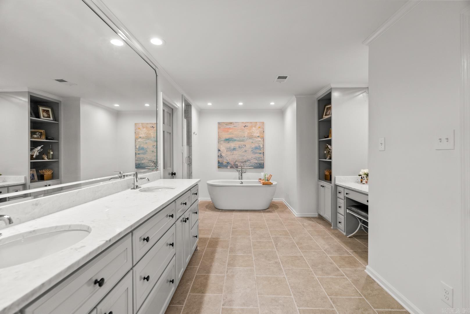 RIVERVIEW MANOR - Residential