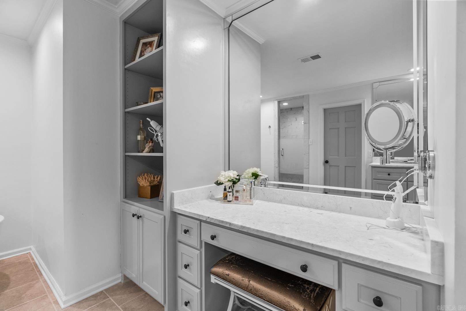 RIVERVIEW MANOR - Residential