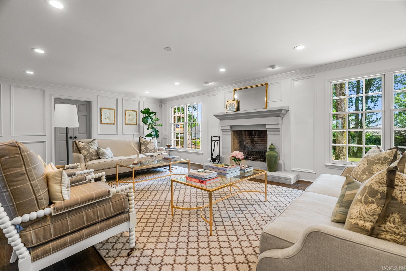 RIVERVIEW MANOR - Residential