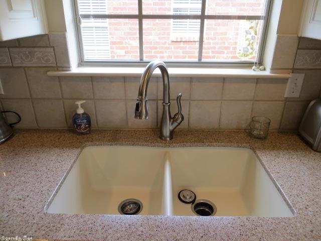 COUNTRY CLUB OF ARK THE - Residential