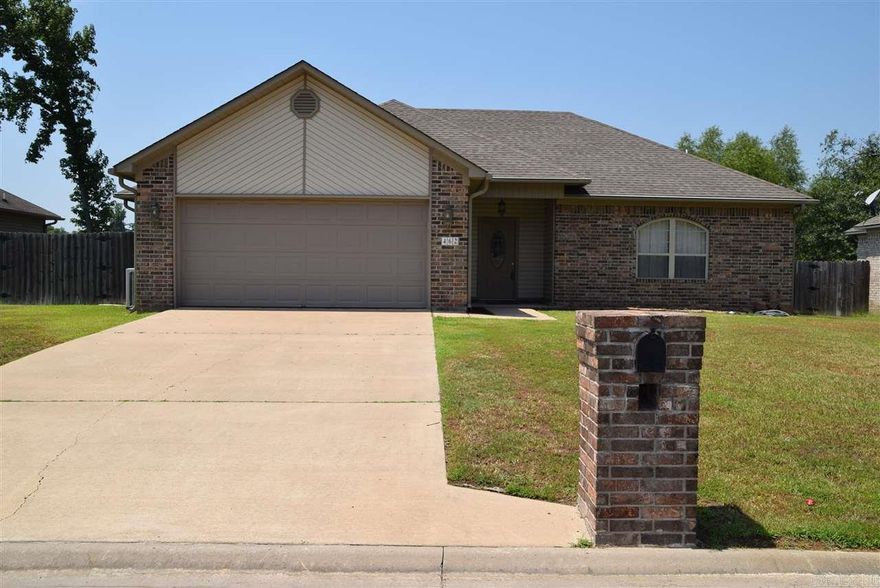 Move in ready. Wonderful view of Cabot Community Pond. Large deck facing gorgeous view water. Split bedroom plan. Spacious living room with vaulted ceilings,crown molding and corner fireplace. Large kitchen with stainless steel appliances, breakfast bar and stained oak cabinets. Master bath has double sink vanity,separate walk in shower and jetted marble tub. Large walk in closet. Fully fenced back yard with access to park and walking track. Great playground for kids. Must see!!!!!