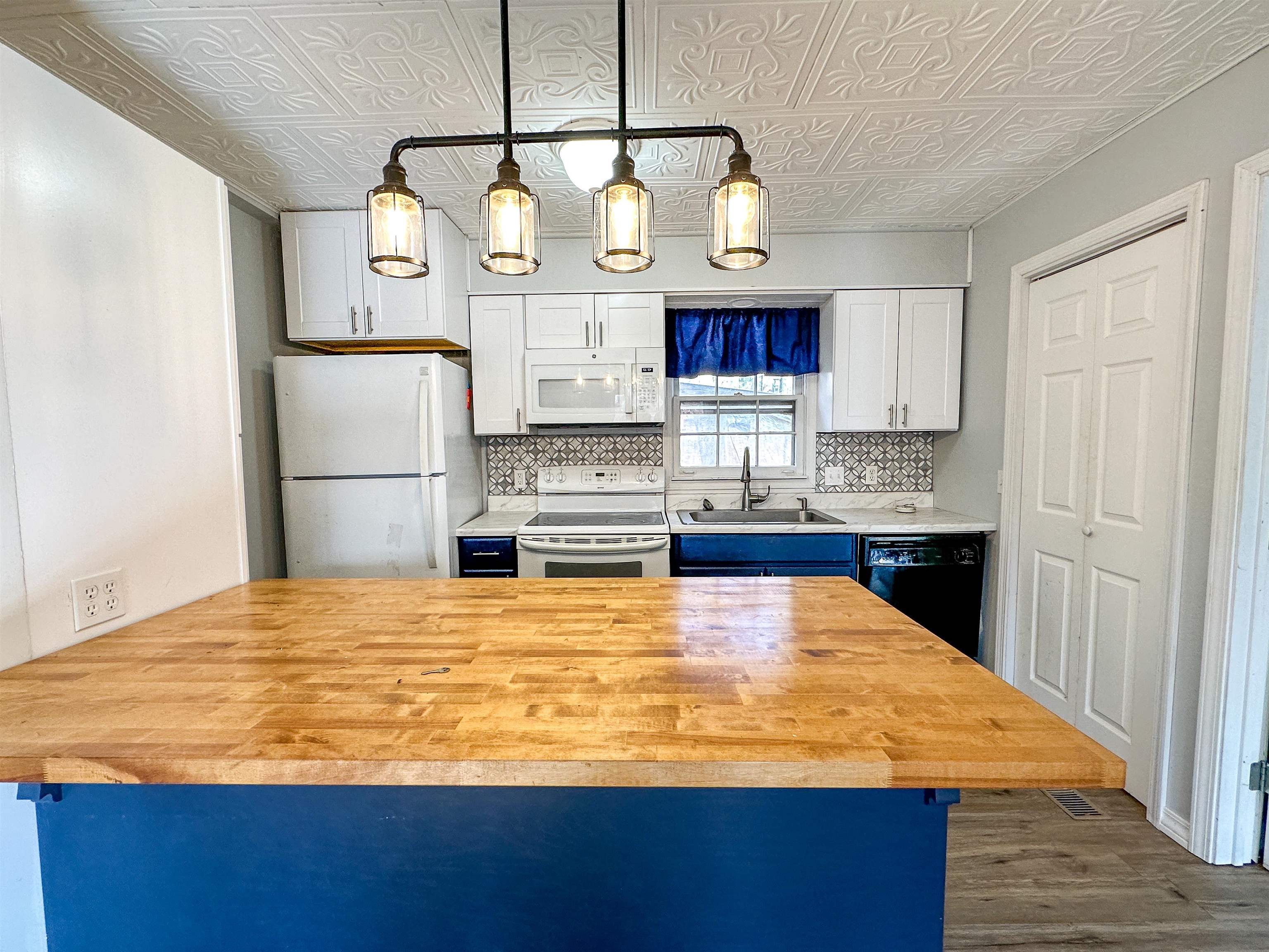 Dakota Second - Residential