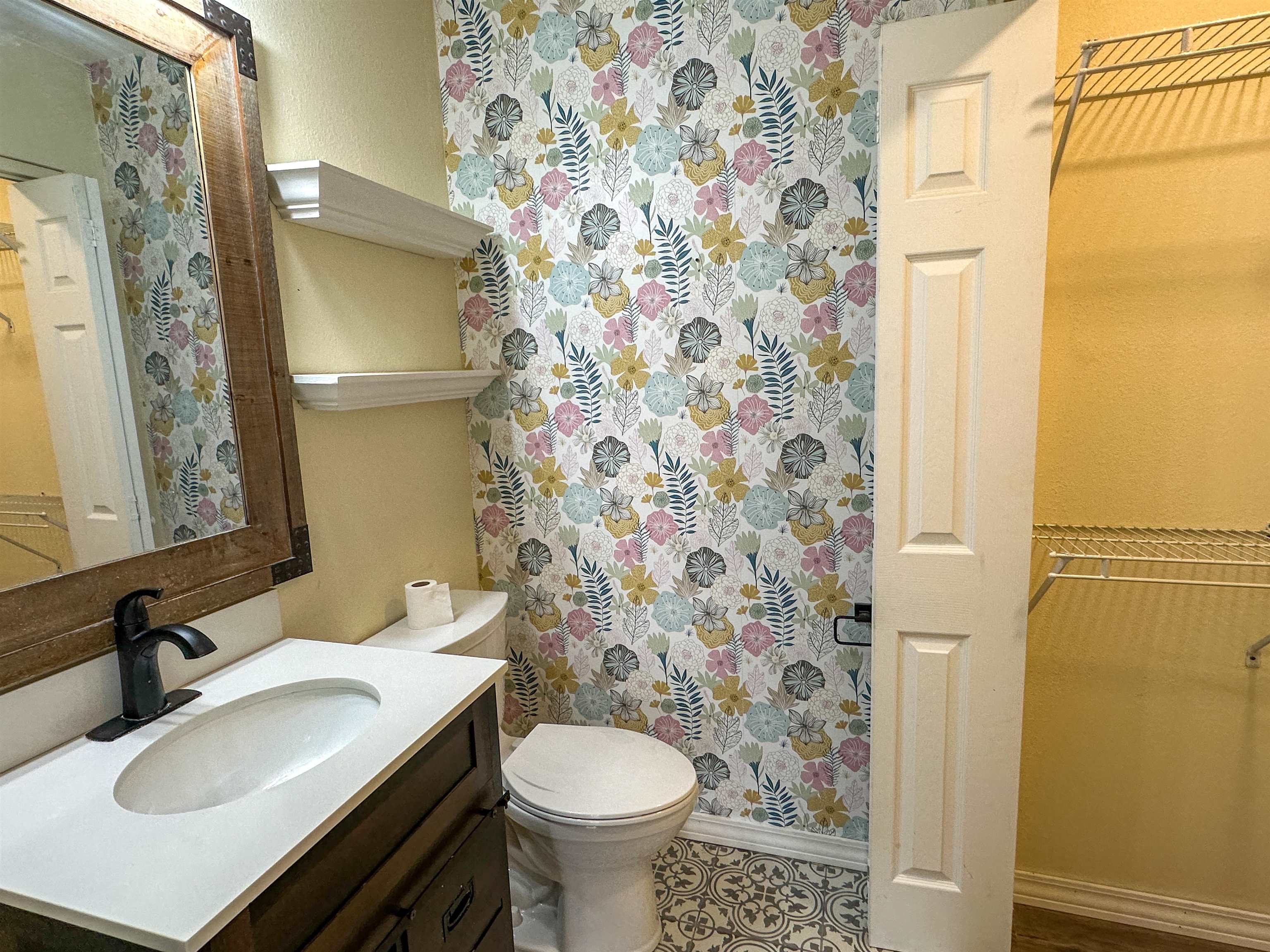 Dakota Second - Residential