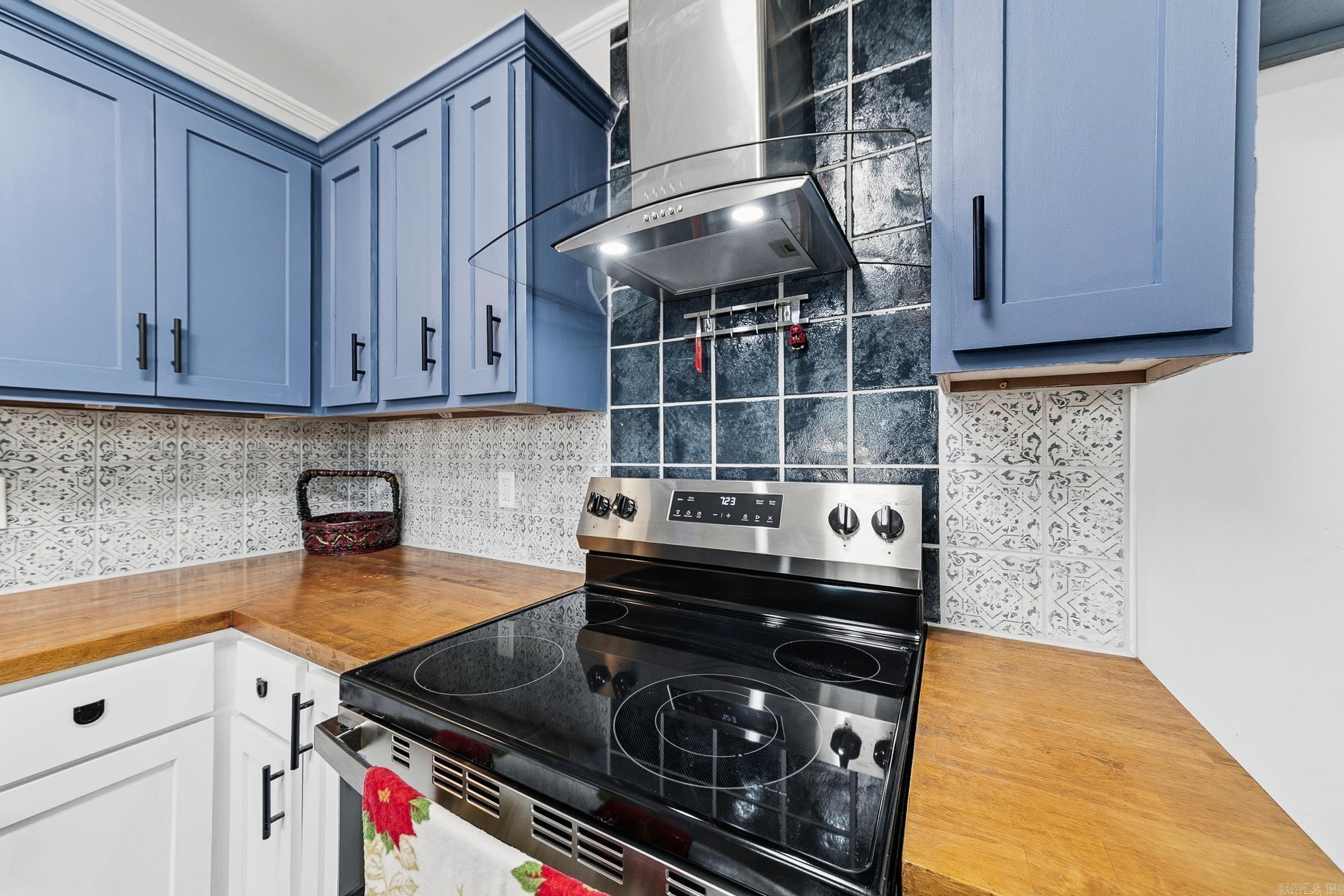 SUNNYVALE ACRES - Residential