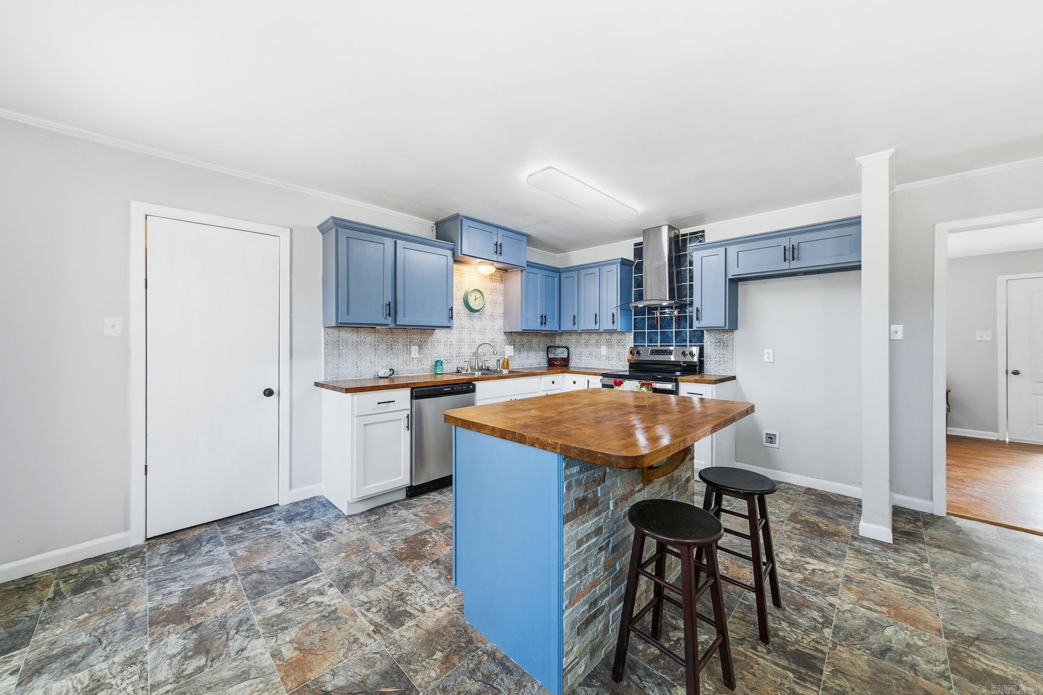 SUNNYVALE ACRES - Residential