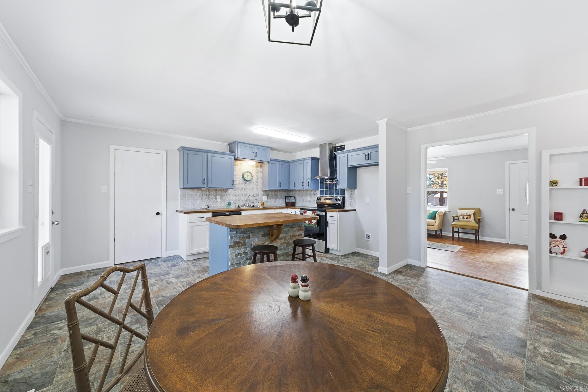 SUNNYVALE ACRES - Residential