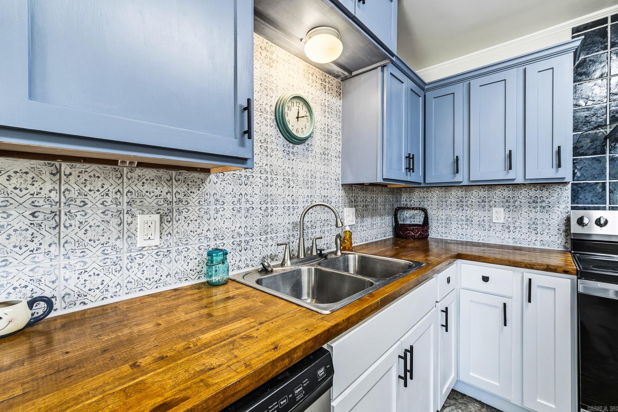 SUNNYVALE ACRES - Residential