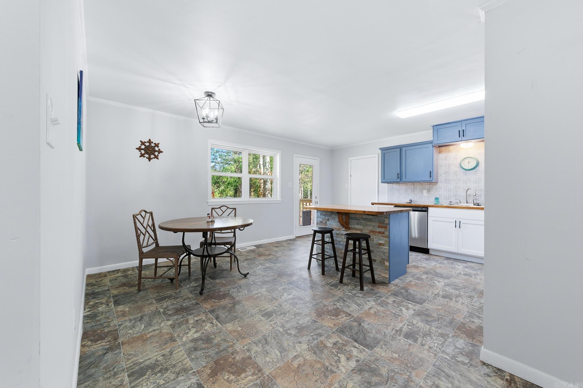 SUNNYVALE ACRES - Residential