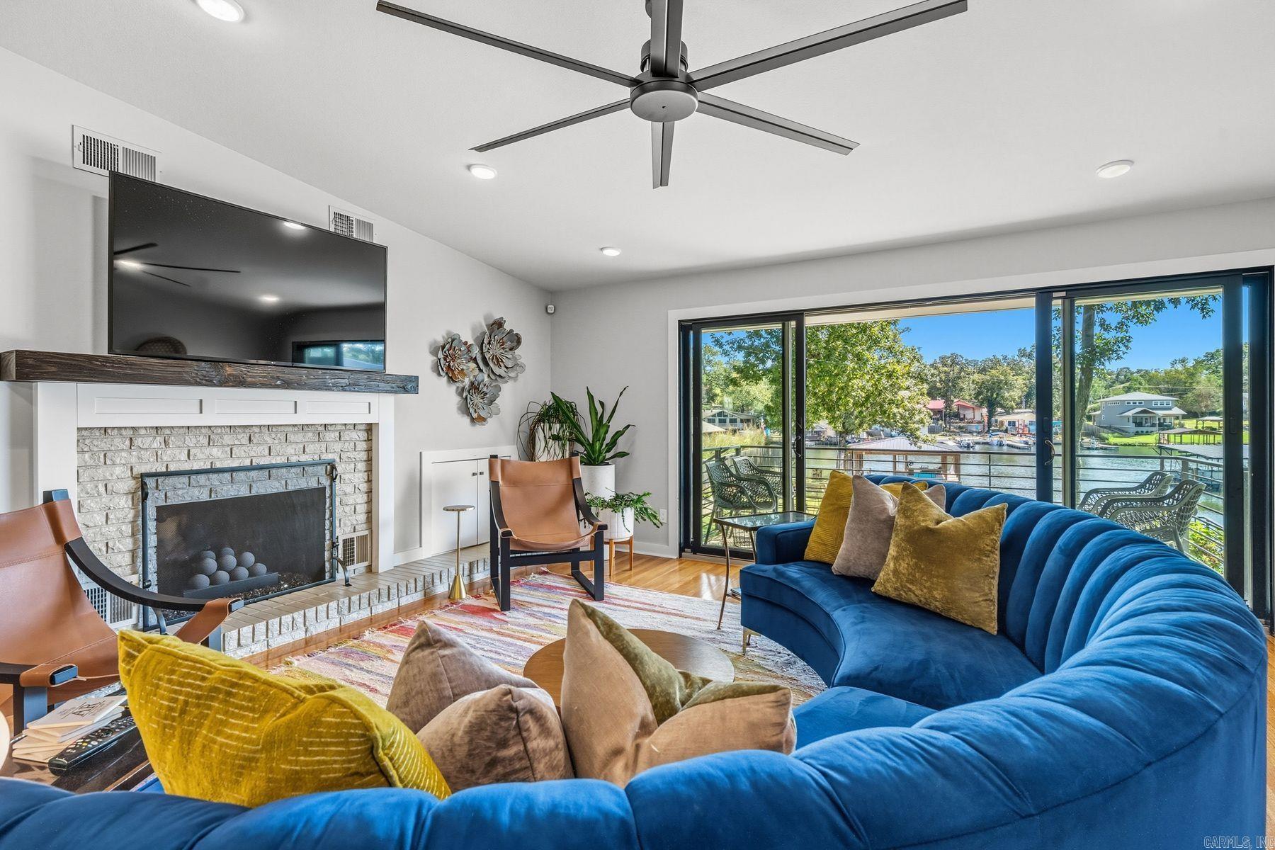 TWIN POINTS - Residential