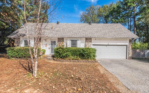 Photo of 16 Piney Cove Manor, Maumelle, AR 72113 (MLS # 26042379)