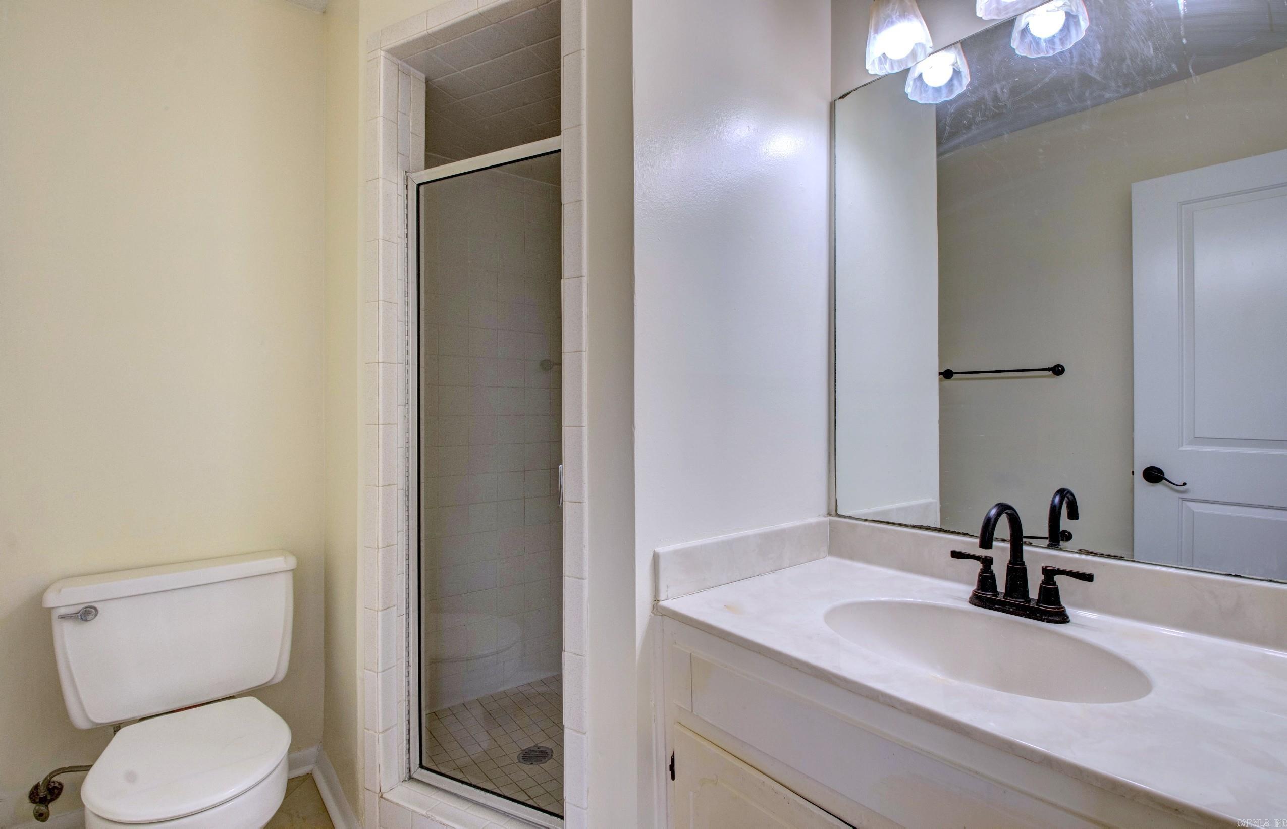 TWIN LAKES - Residential