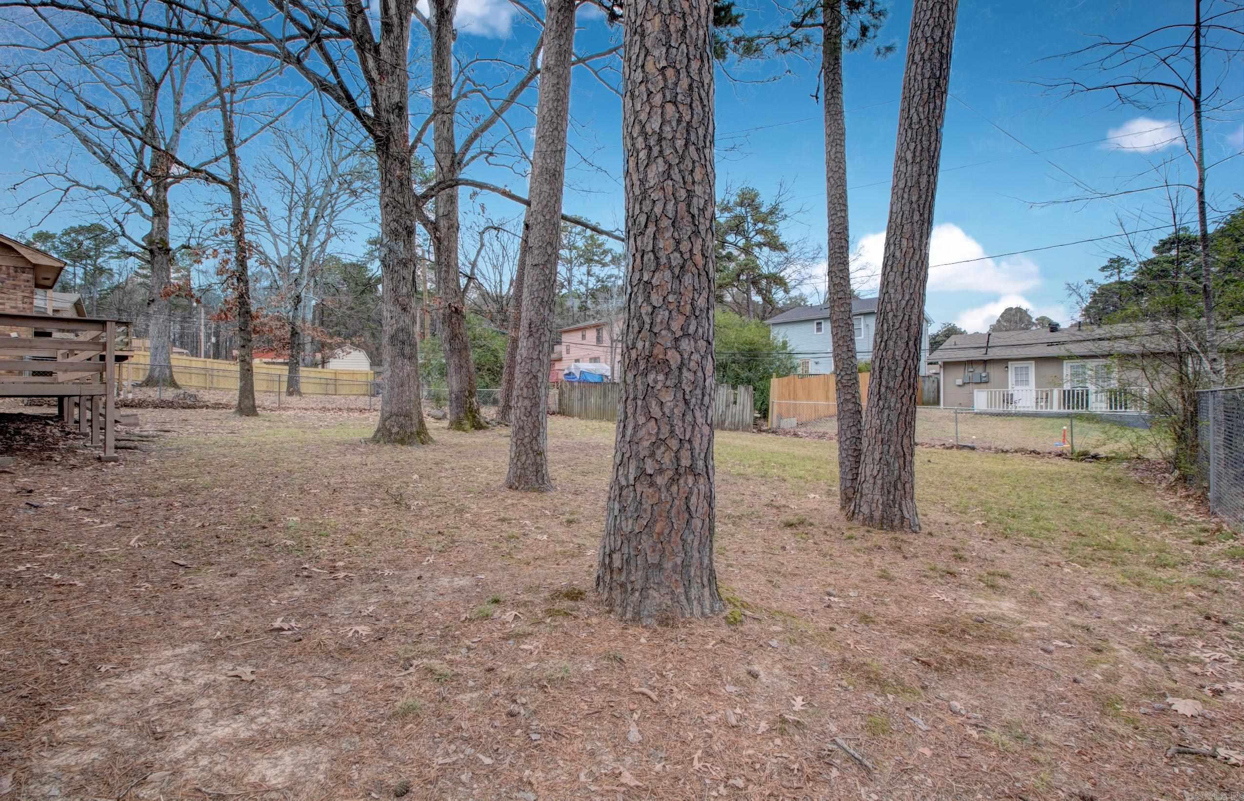 TWIN LAKES - Residential