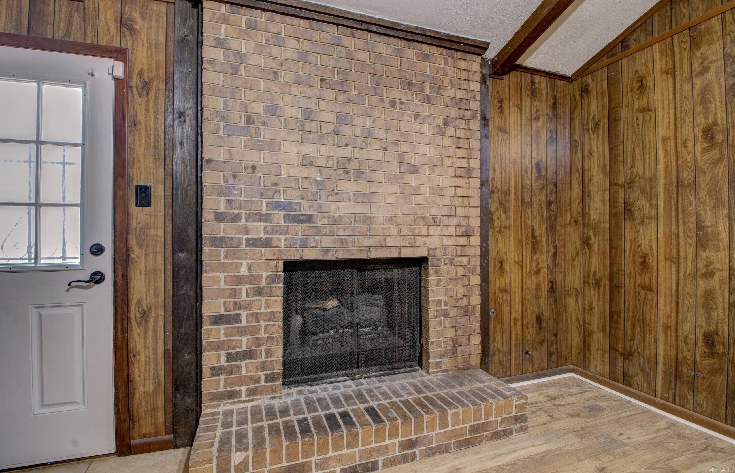 TWIN LAKES - Residential