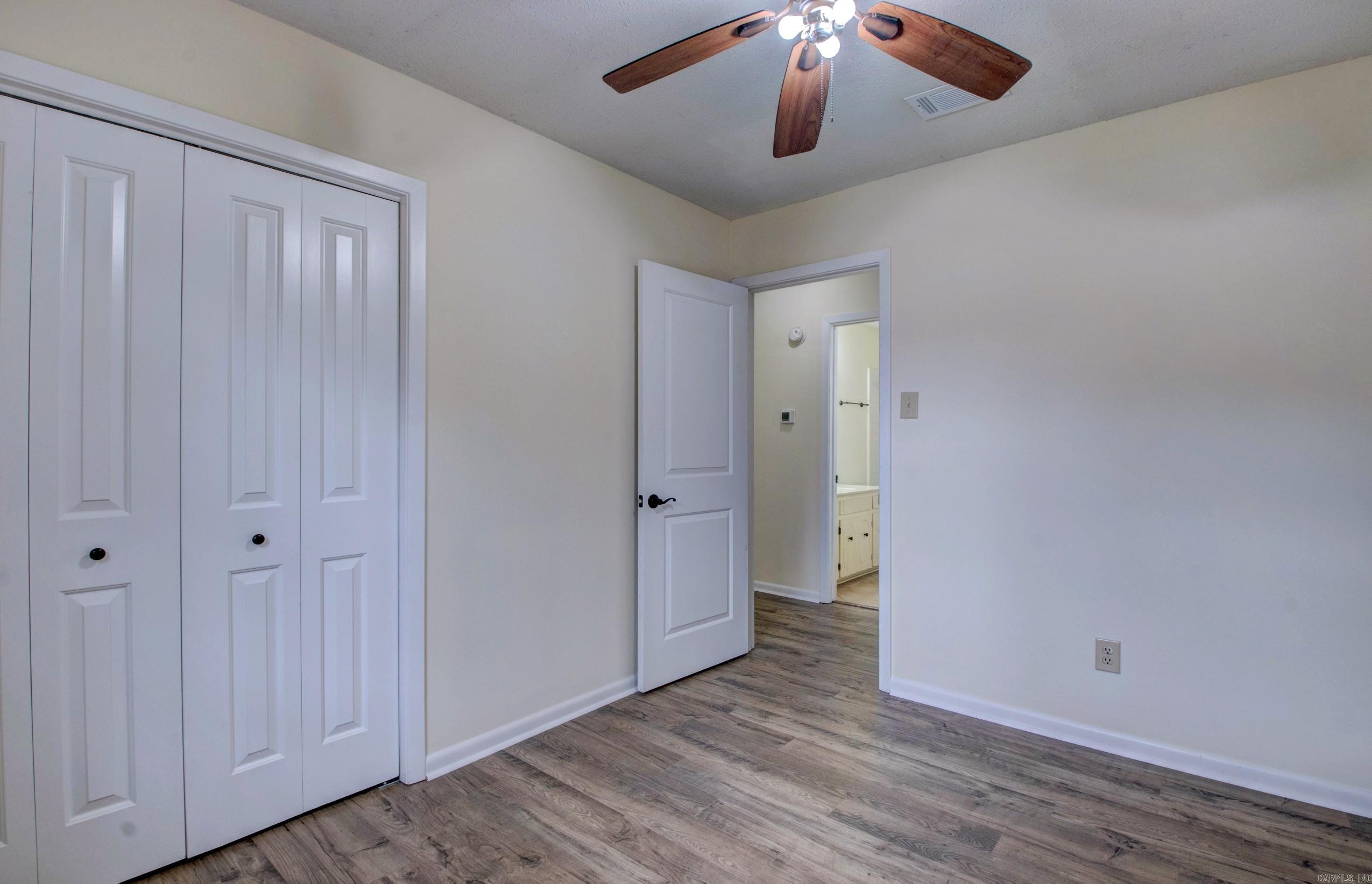 TWIN LAKES - Residential