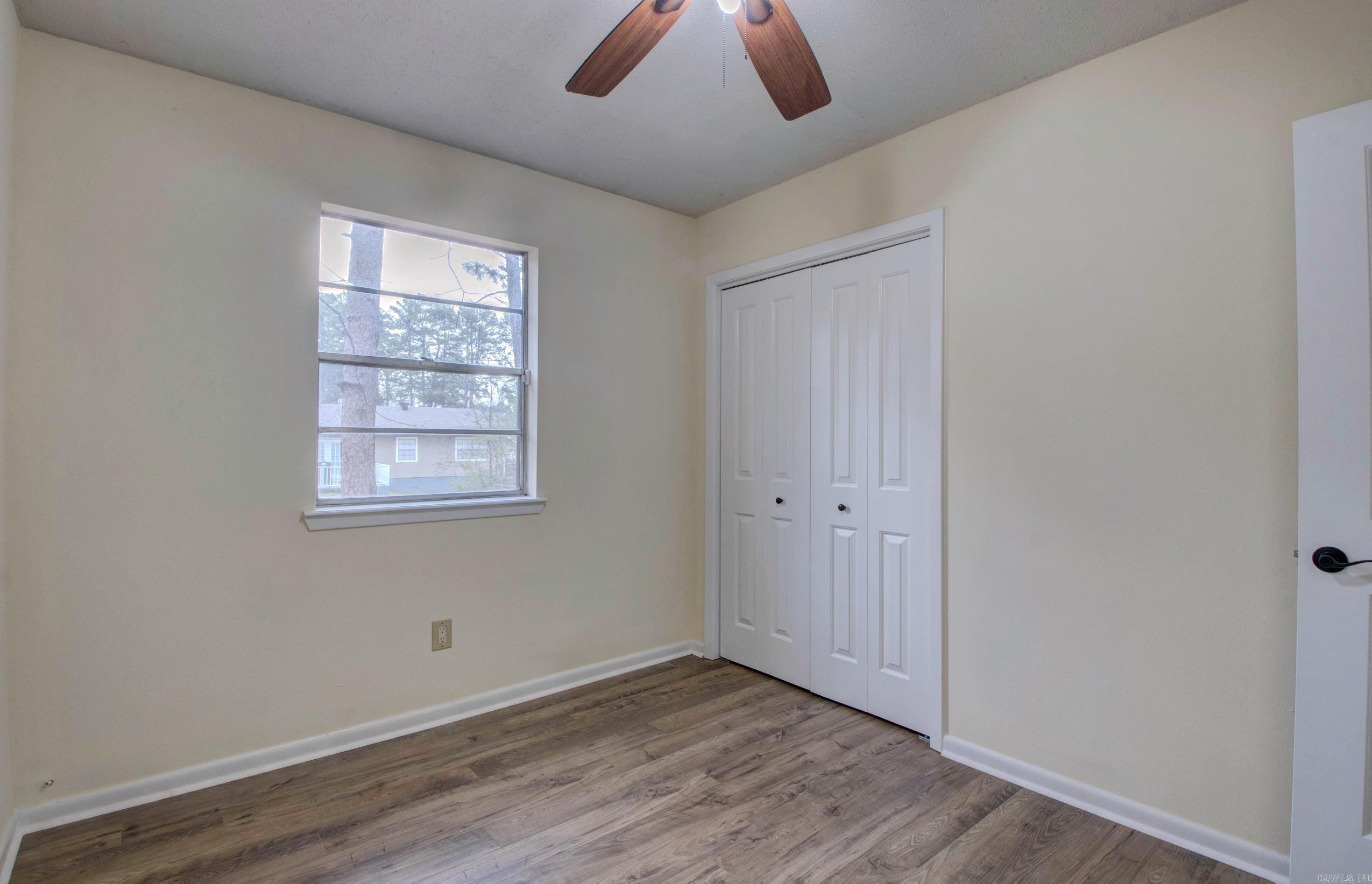 TWIN LAKES - Residential