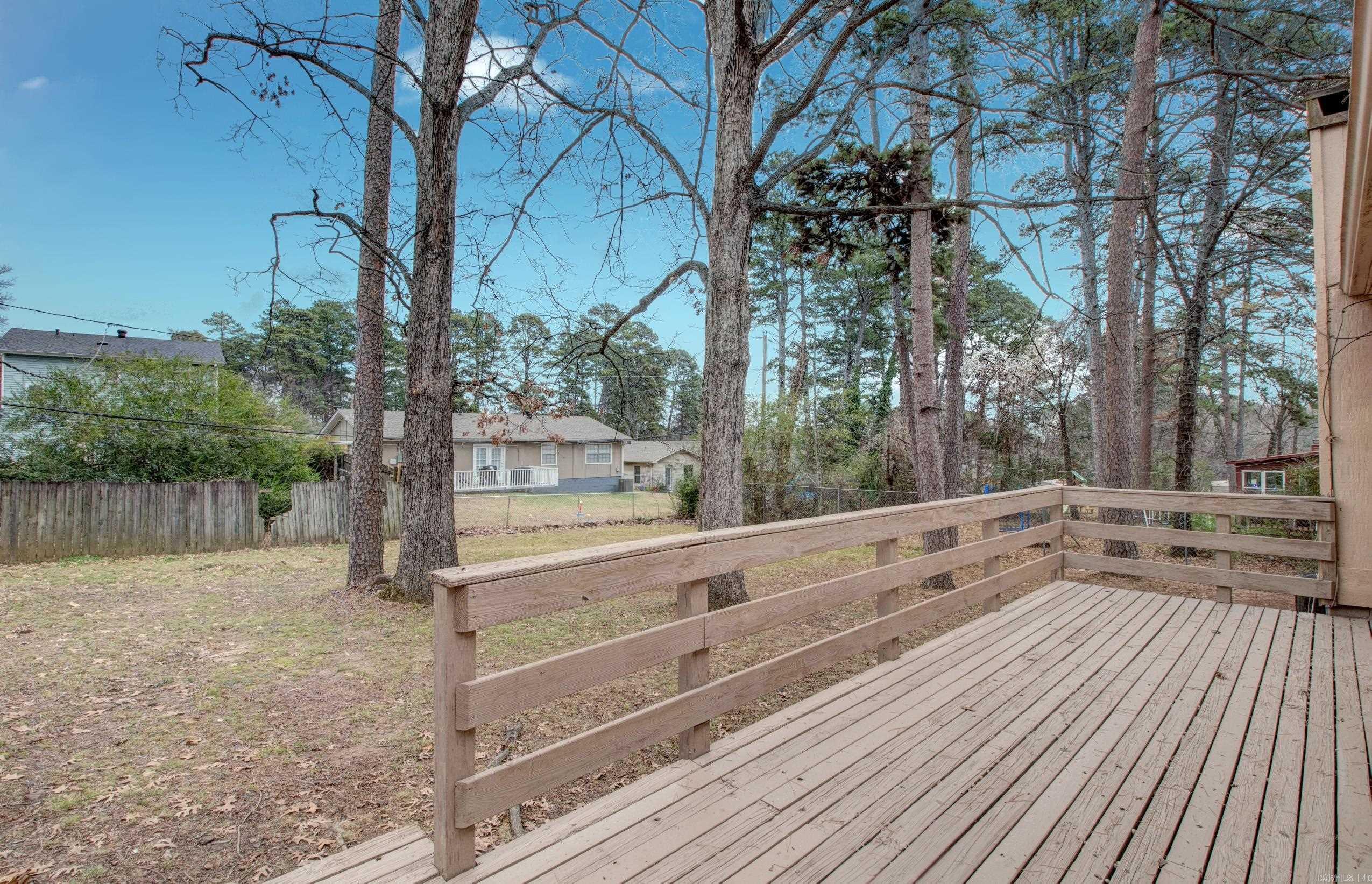 TWIN LAKES - Residential