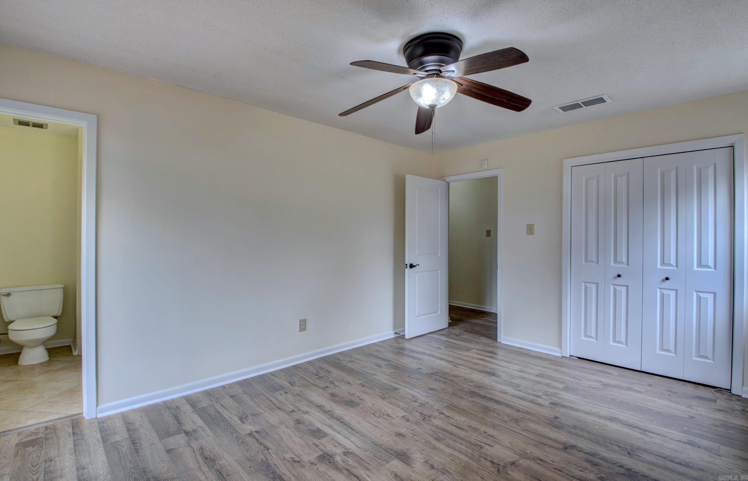 TWIN LAKES - Residential