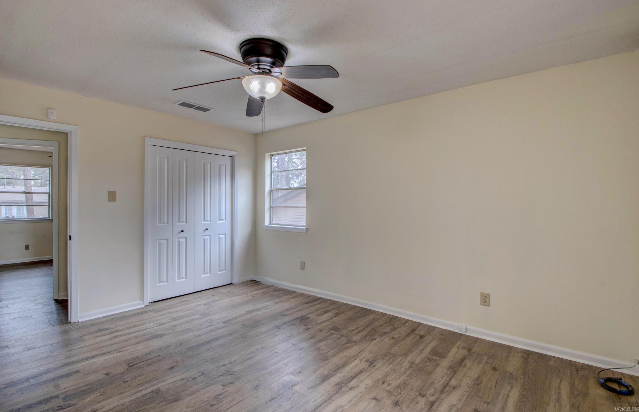 TWIN LAKES - Residential