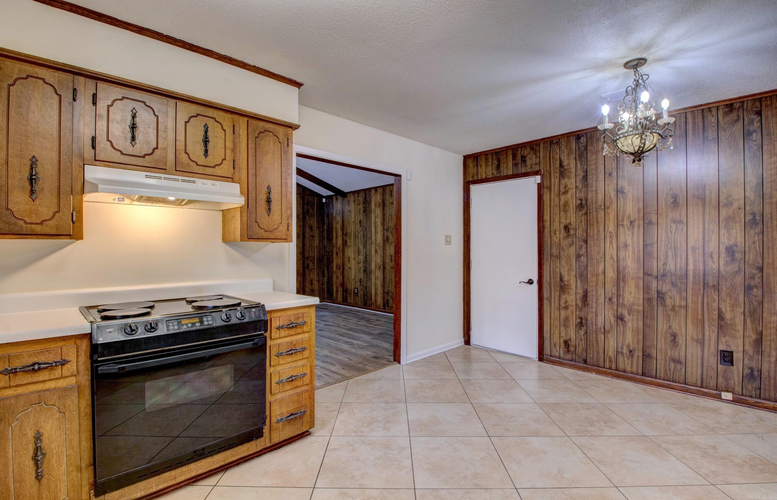 TWIN LAKES - Residential