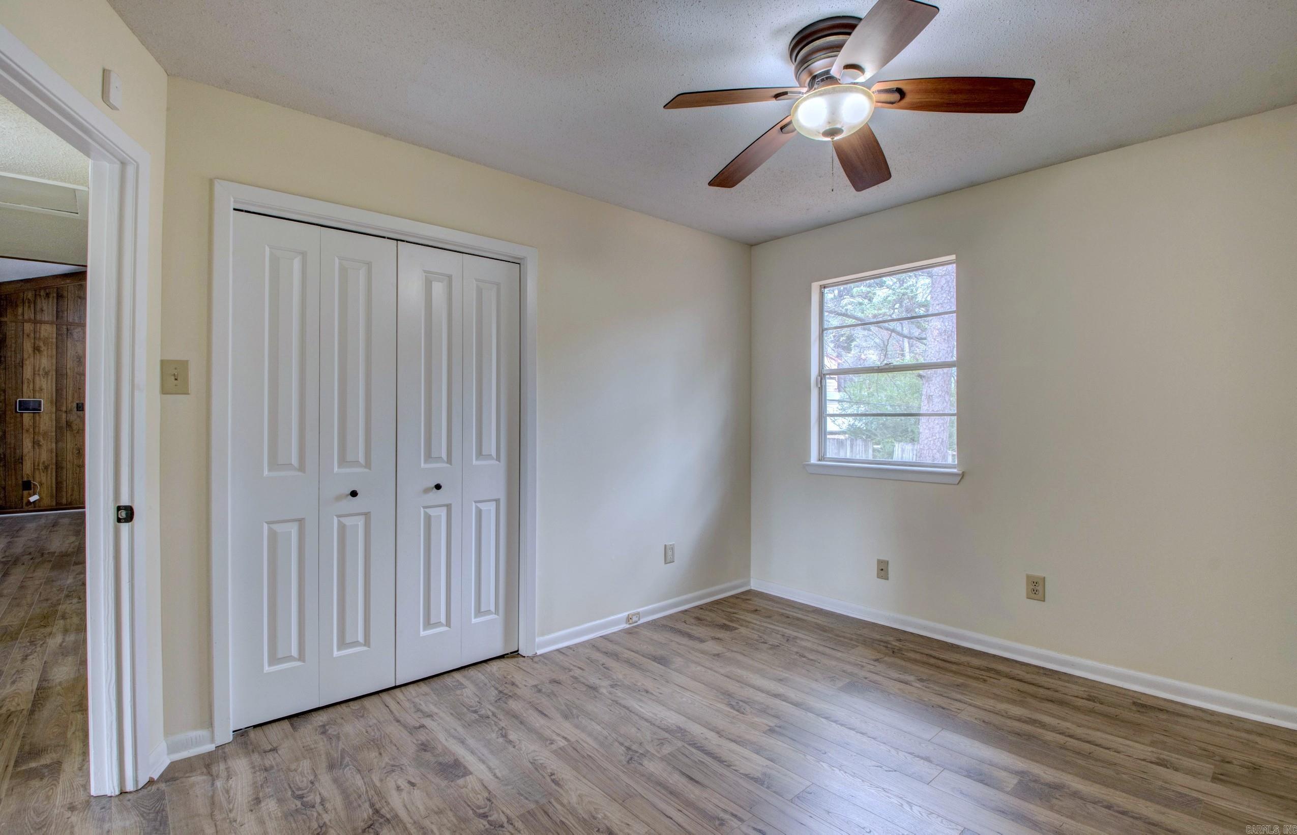 TWIN LAKES - Residential