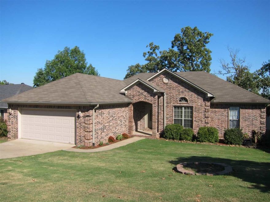 Clean & move in ready!  Fresh interior paint.  Brick exterior.  Formal DR.  LARGE LR w/ gas start fireplace.  Wood floors in foyer, DR and kitchen.  Tile floors in  baths and laundry room.  Kitchen boasts gas stove, mounted micro, under cabinet lighting, pantry and breakfast room. Split bedroom plan.  Large master bedroom with separate office/ nursery nook.  Master bath with jetted tub and sep shower.  Walk in closet.  HUGE level backyard.  Fully fenced.  Walk in crawl space w/ tons of storage under house.