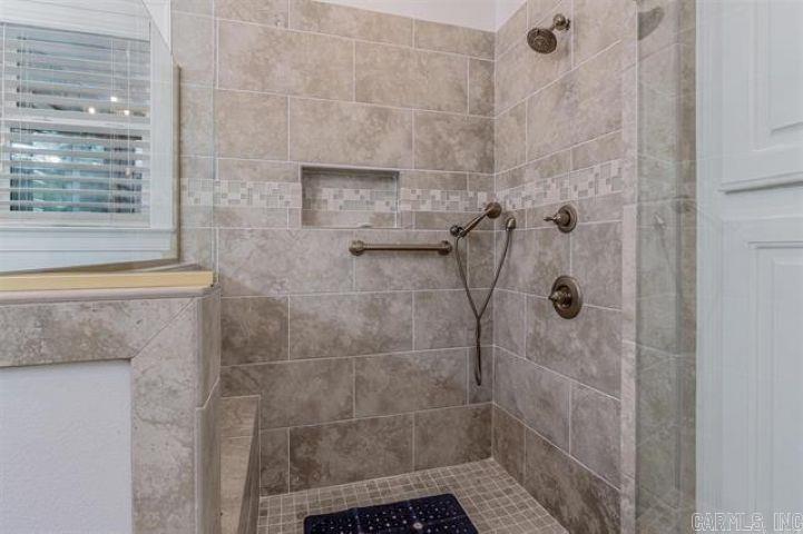 BISHOP PLACE - LITTLE ROCK - Residential Lease