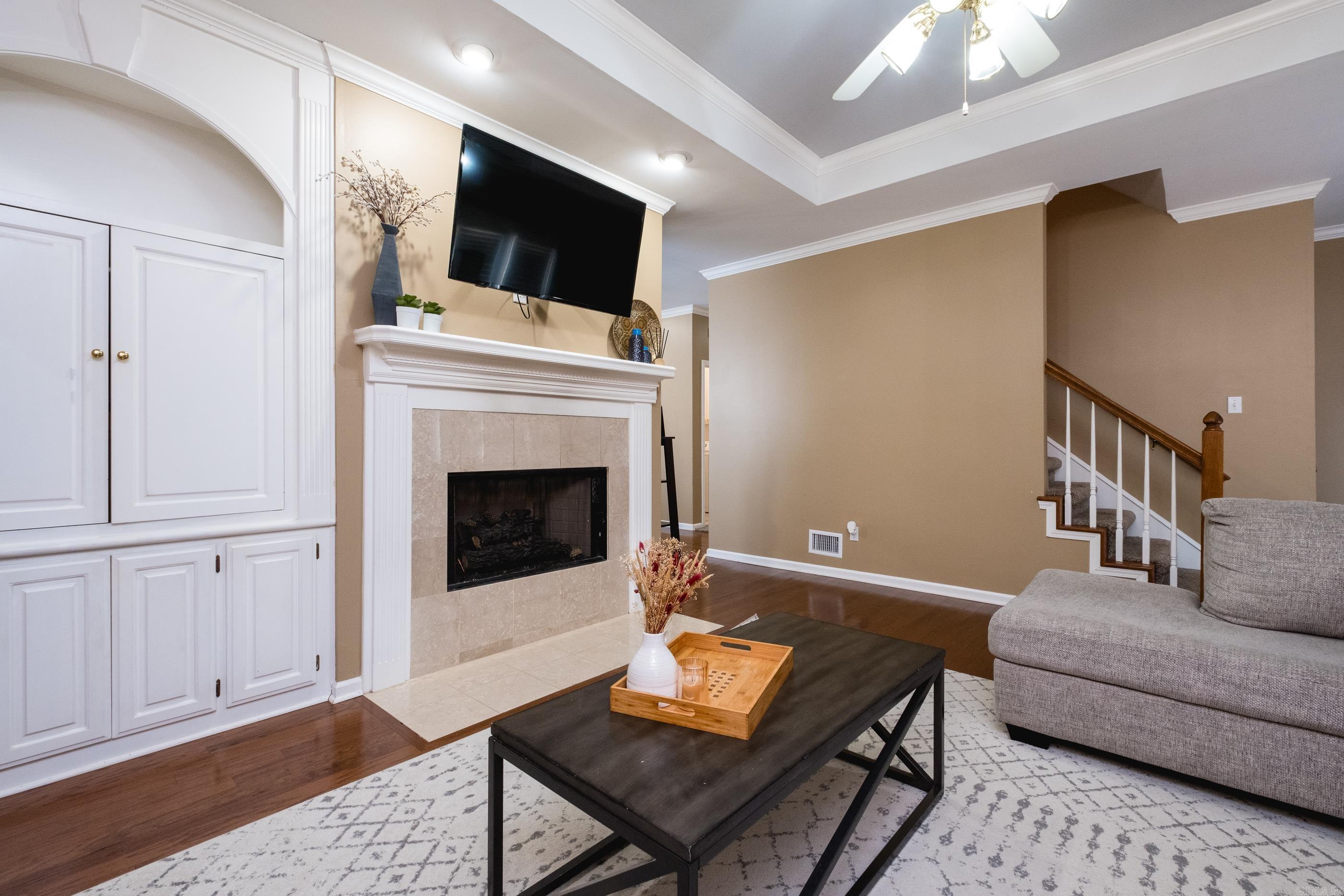 WESTBURY - Residential