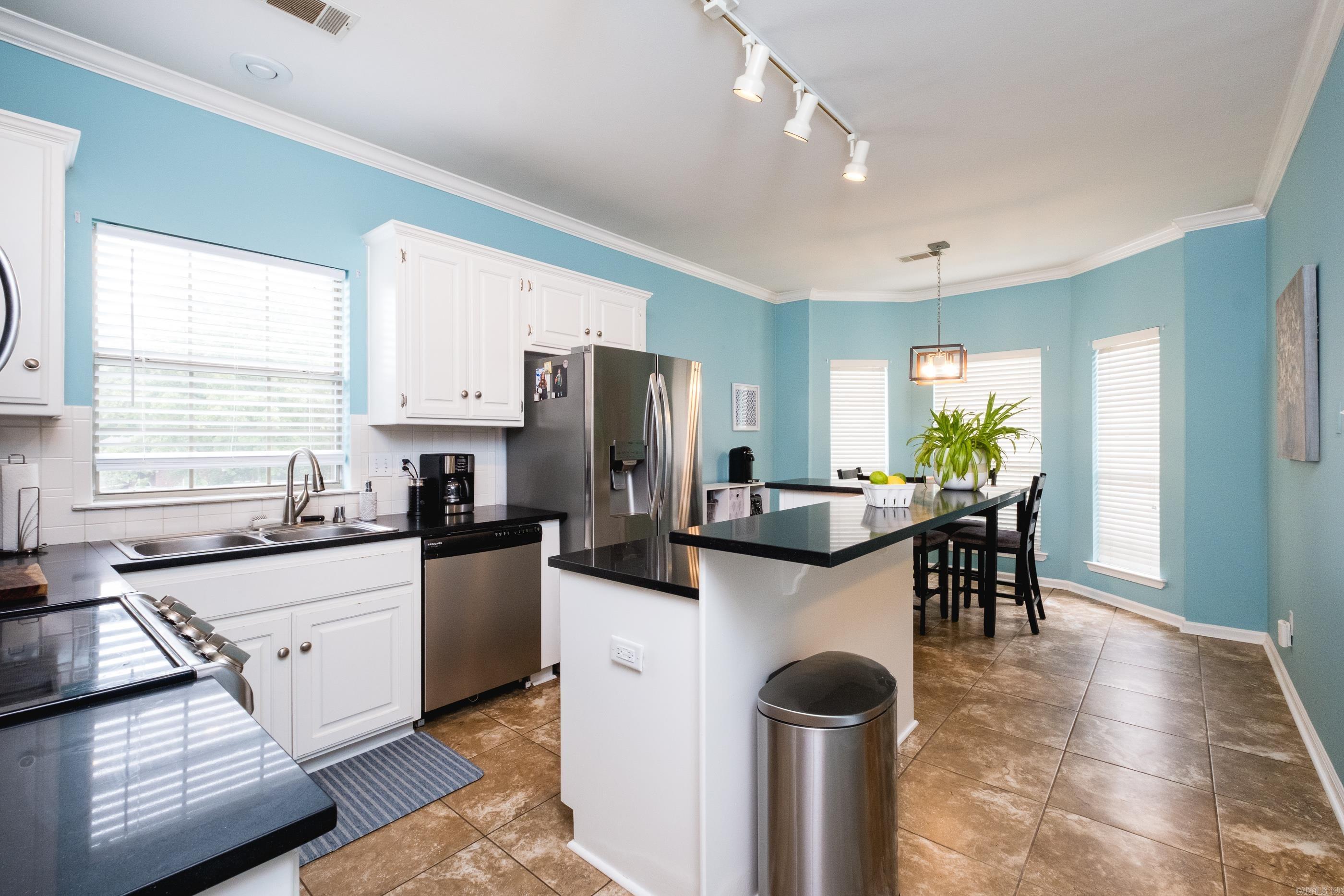 WESTBURY - Residential