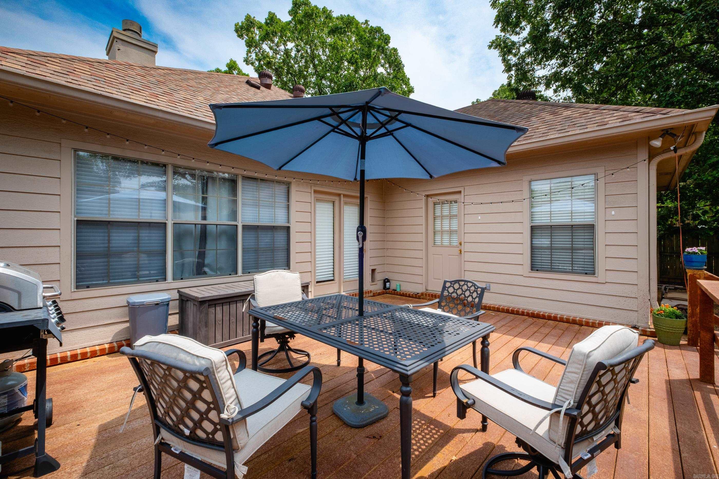 WESTBURY - Residential