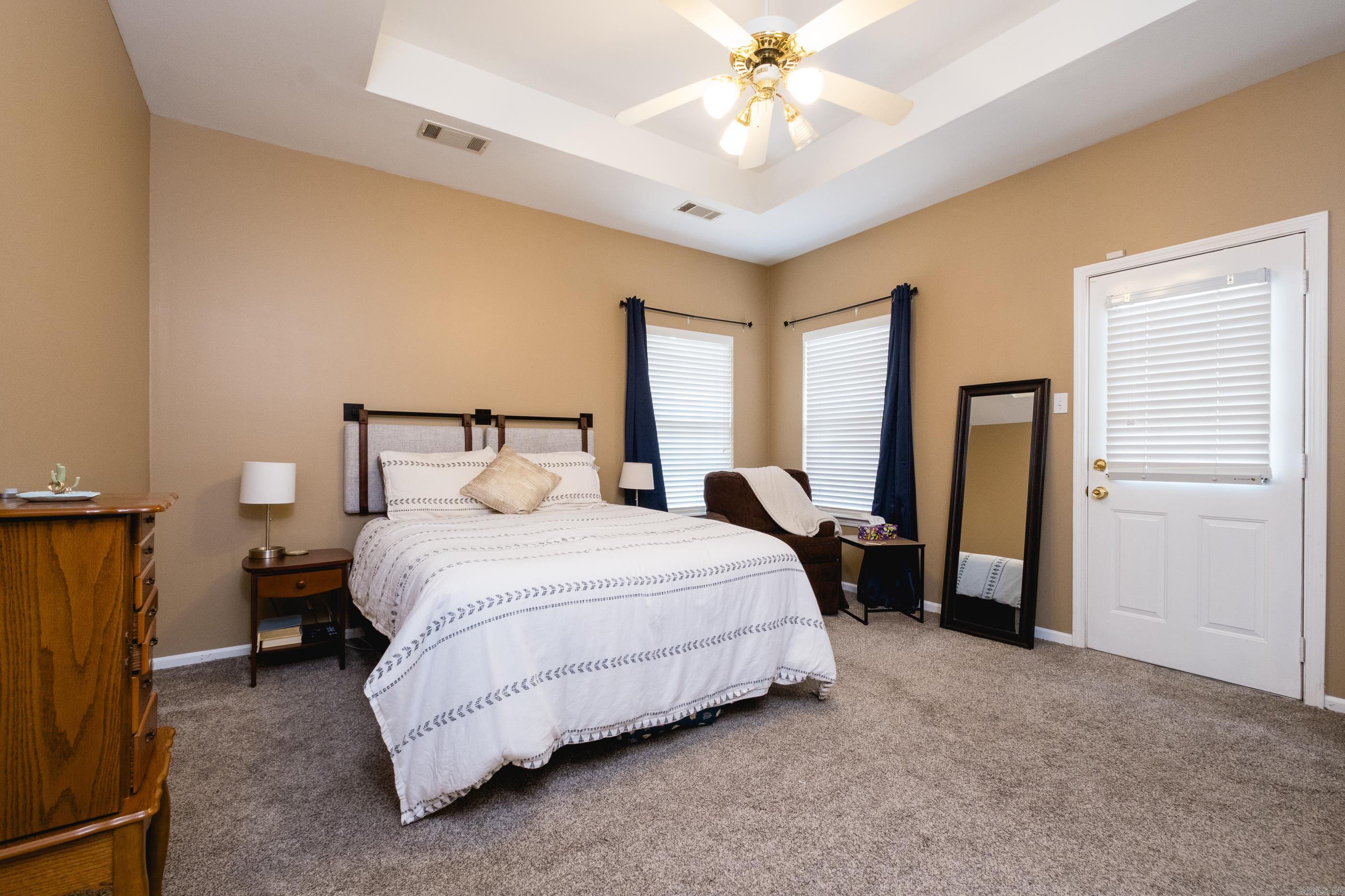 WESTBURY - Residential