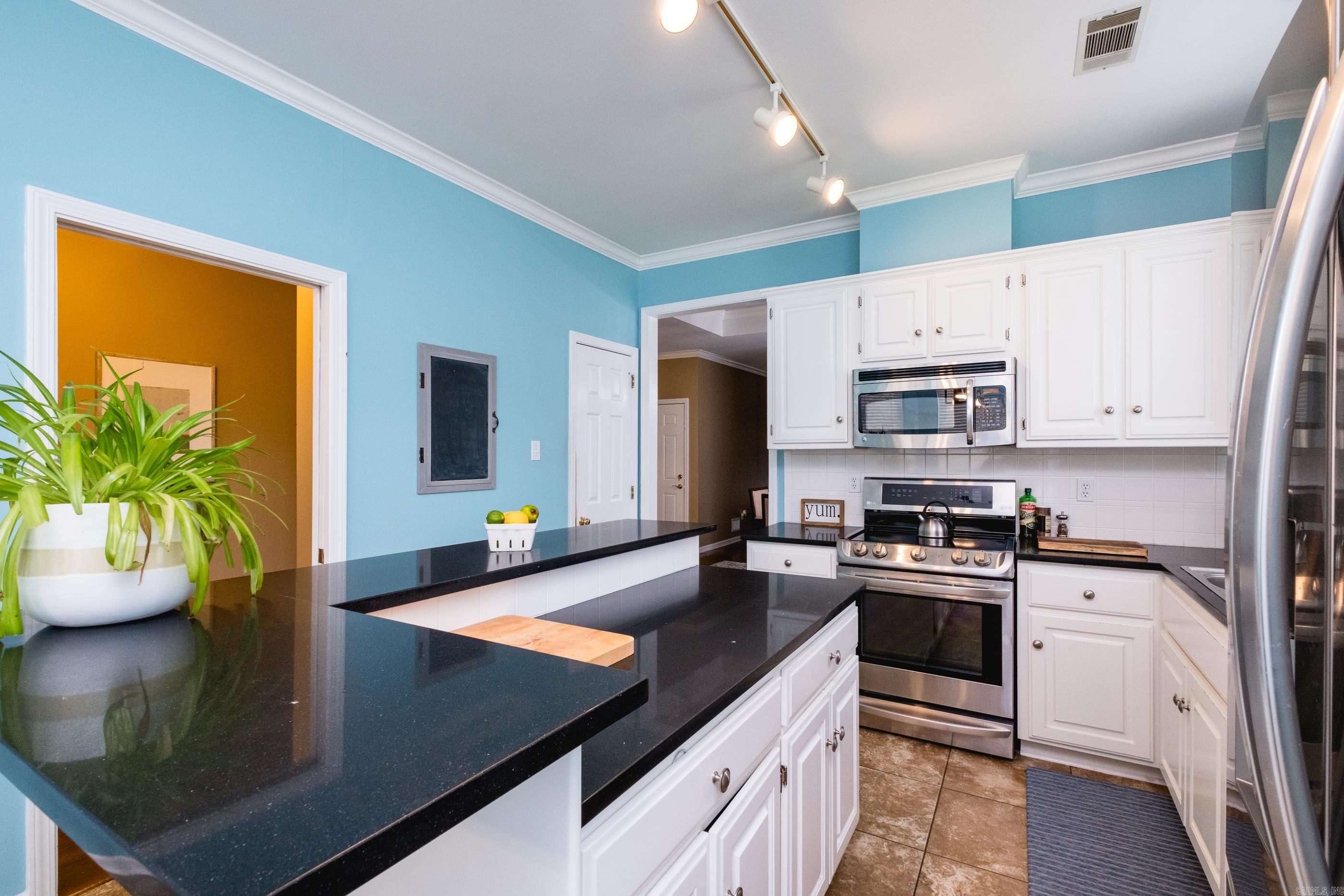 WESTBURY - Residential