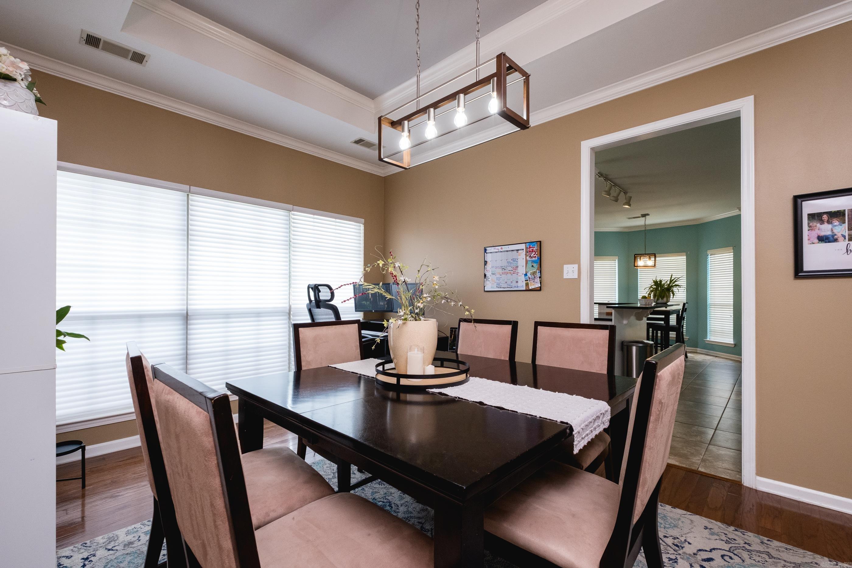 WESTBURY - Residential