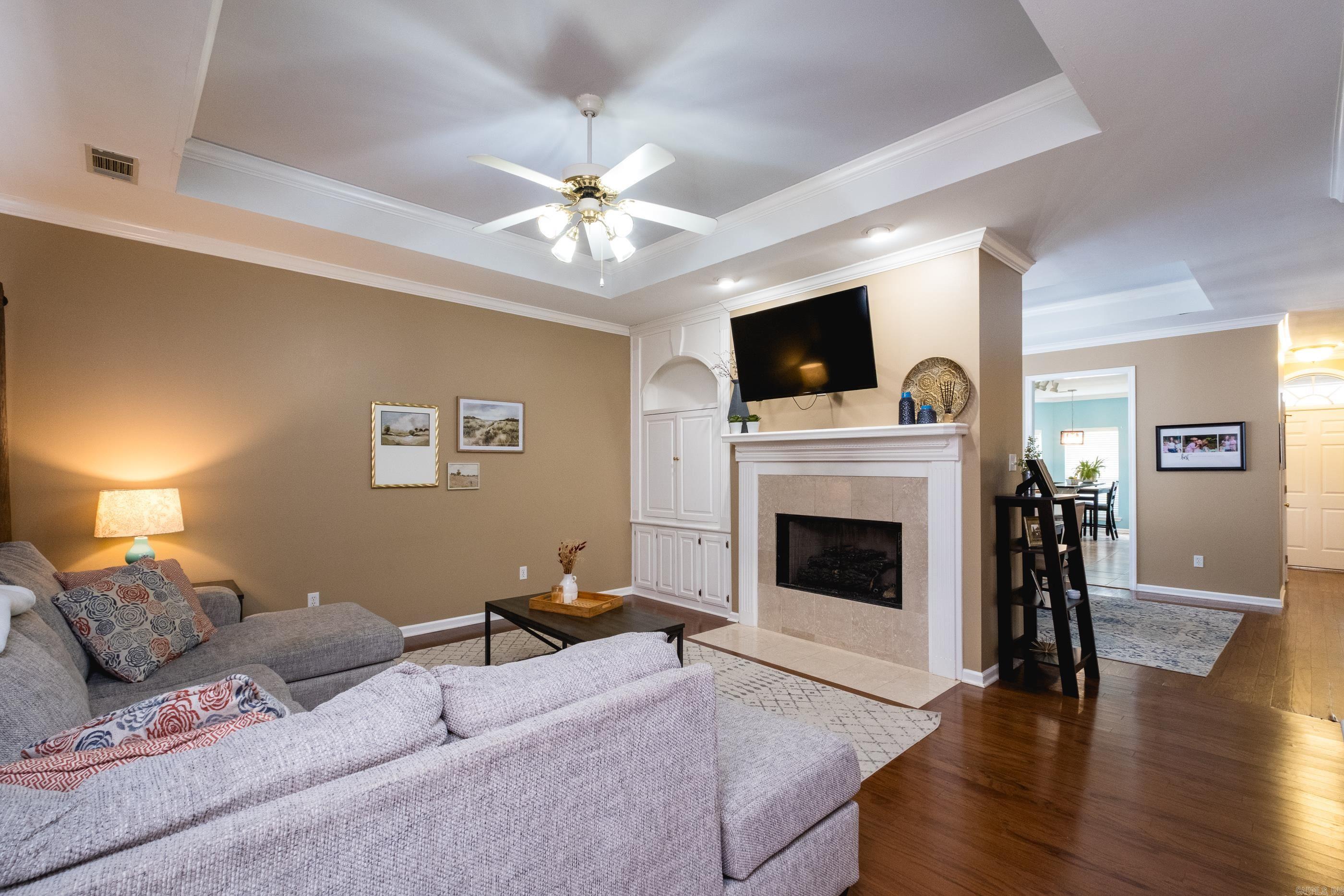 WESTBURY - Residential