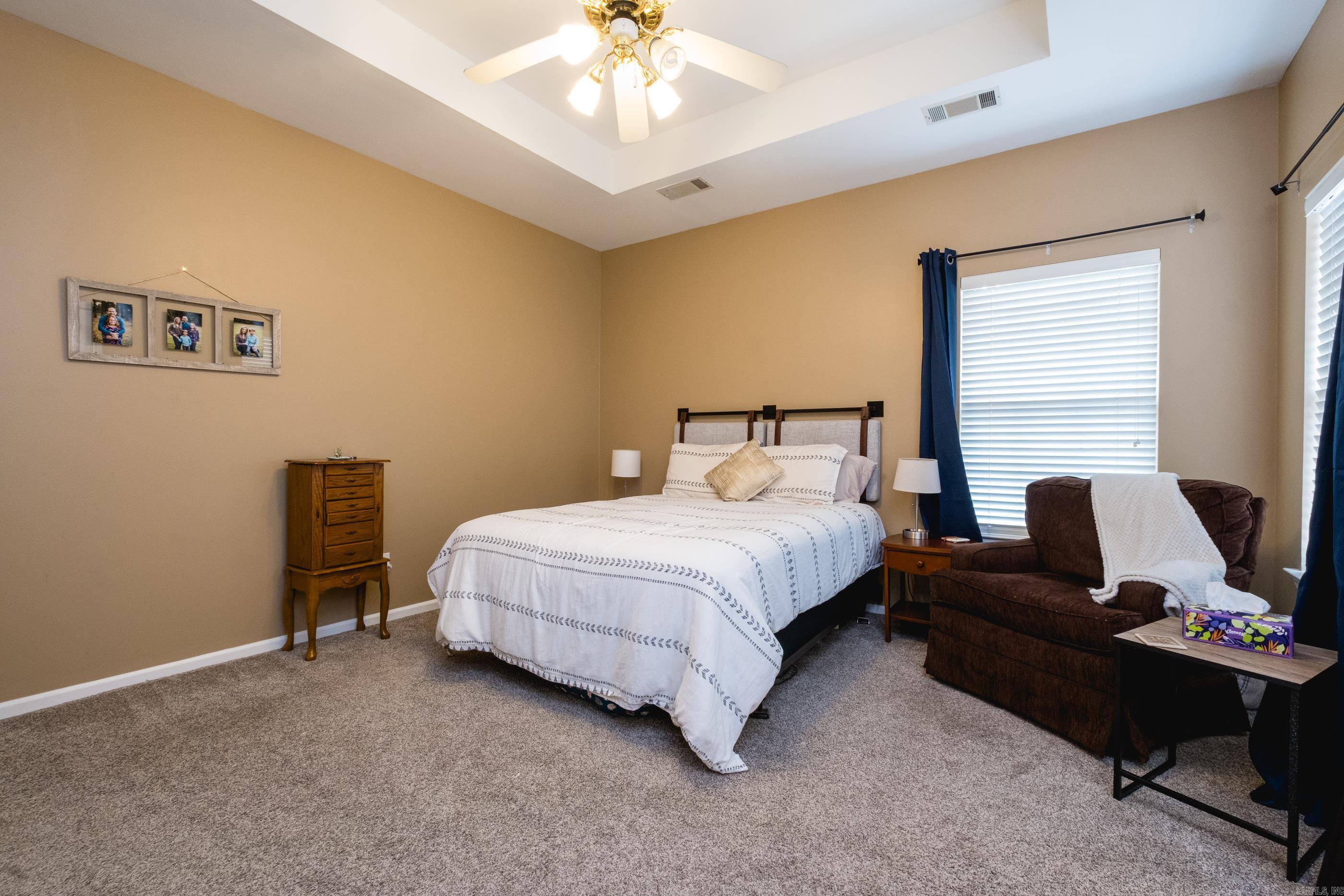 WESTBURY - Residential