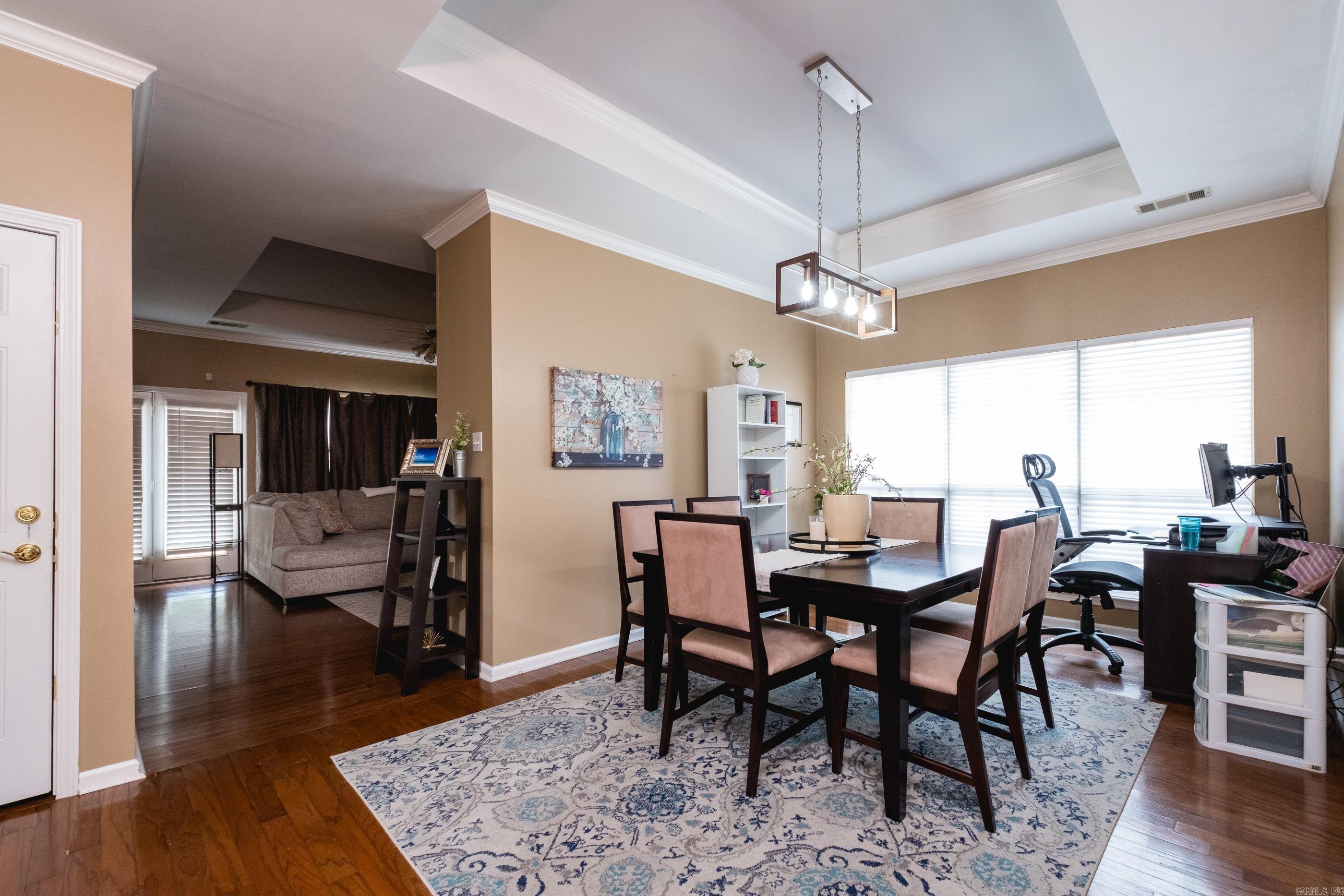 WESTBURY - Residential