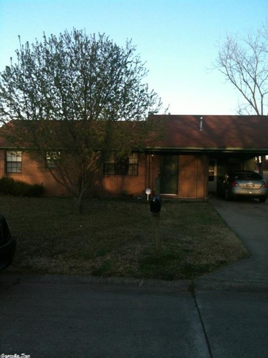 This beautiful home has all a first homebuyer could want. This cozy 3 bedroom 1 1/2 bathroom is a nice home price to sell. One of the special feature of this home is its large yard. The house is a must see!