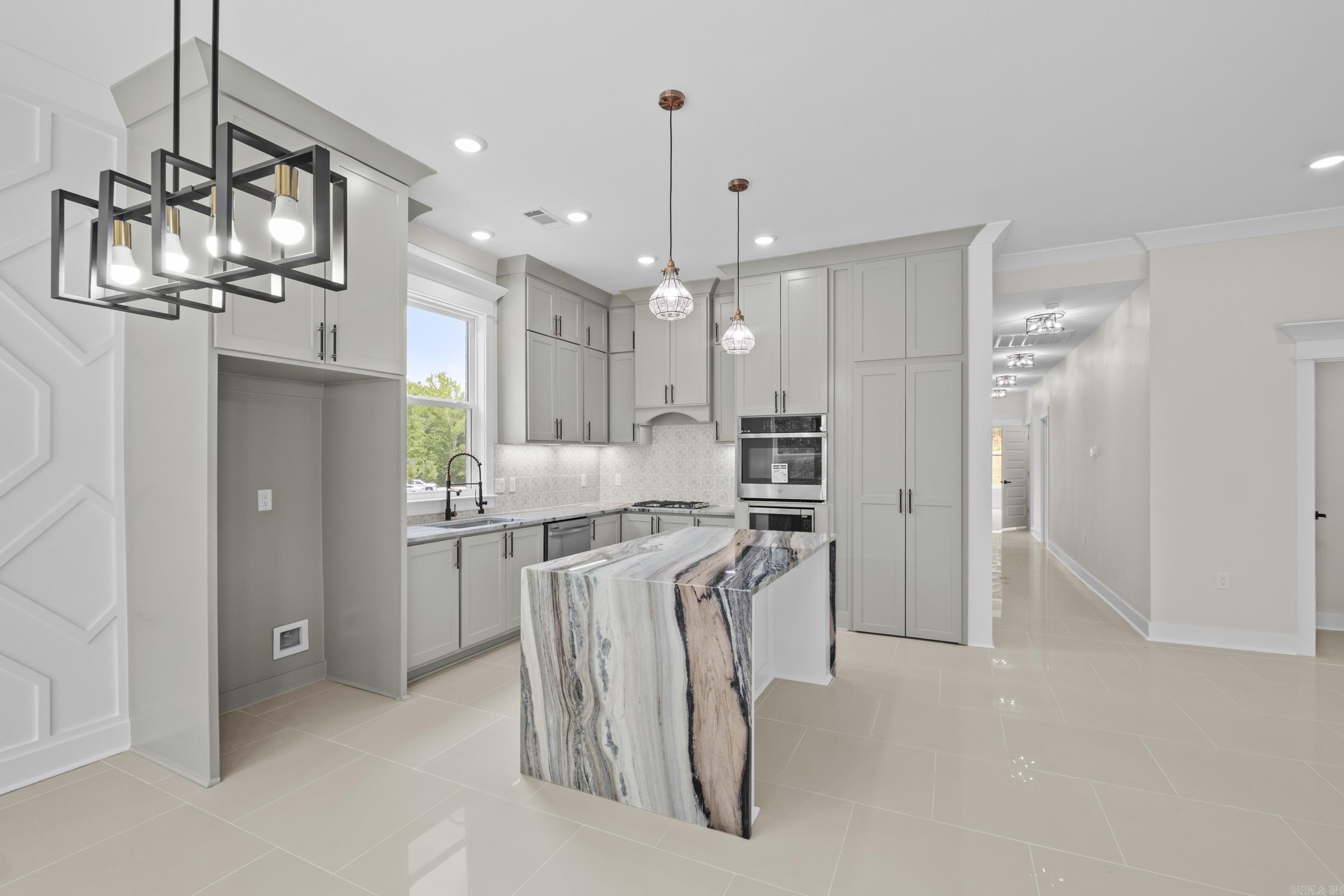 CREEKSIDE ADDN - Residential