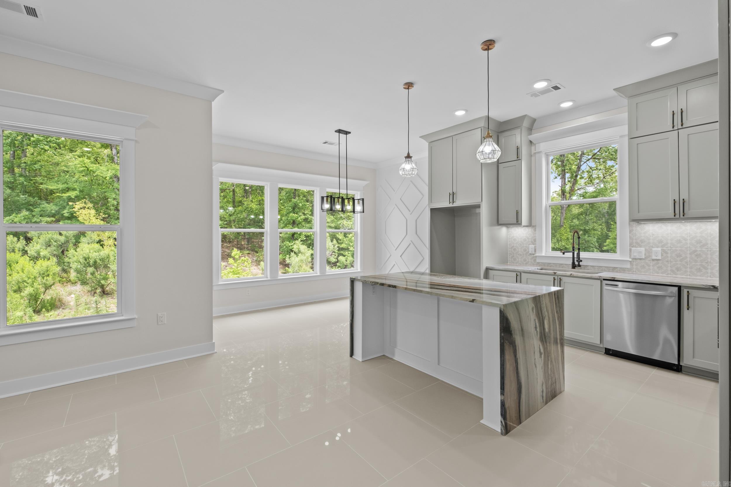 CREEKSIDE ADDN - Residential