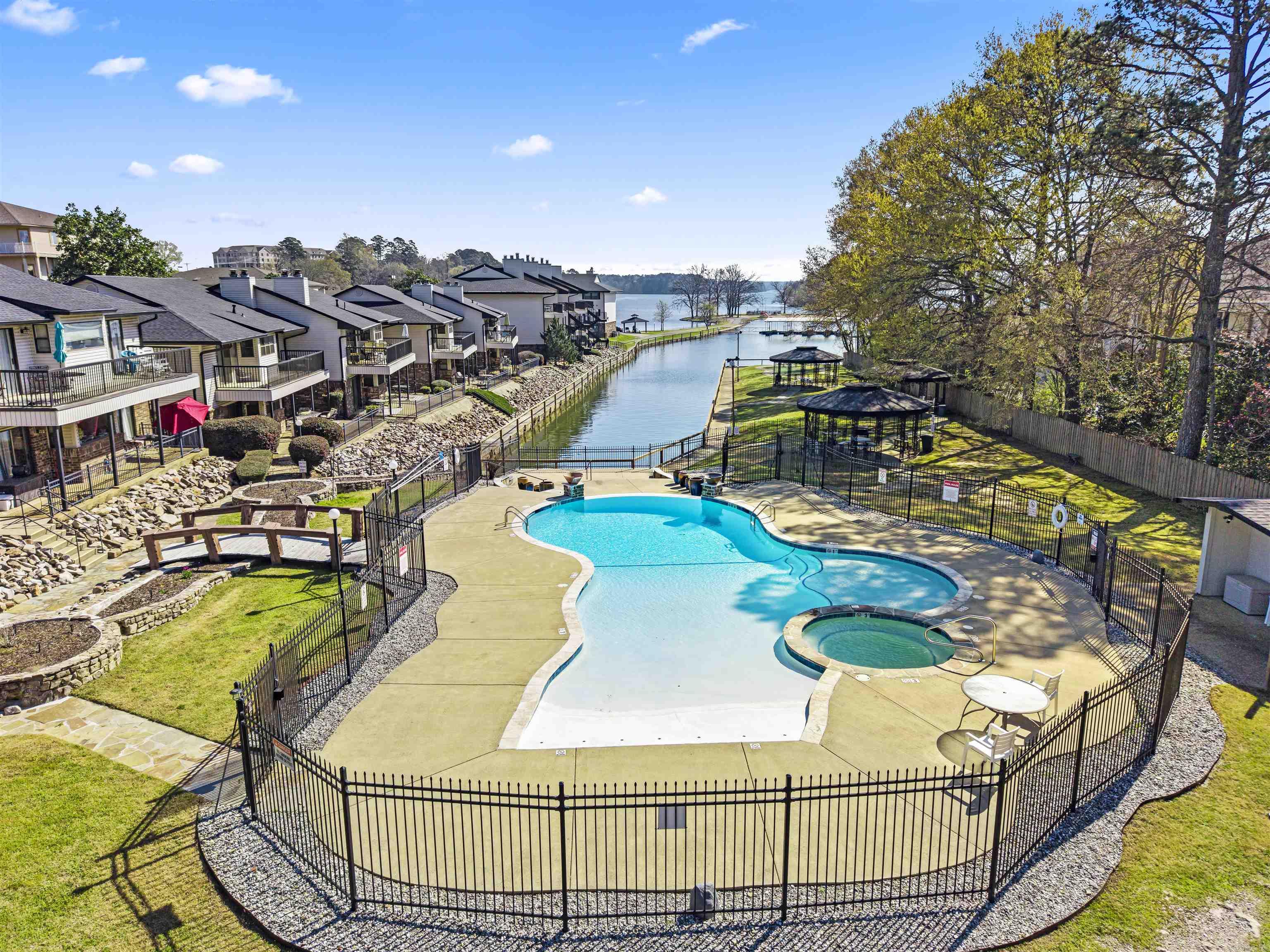 EMERALD ISLE HPR - Residential