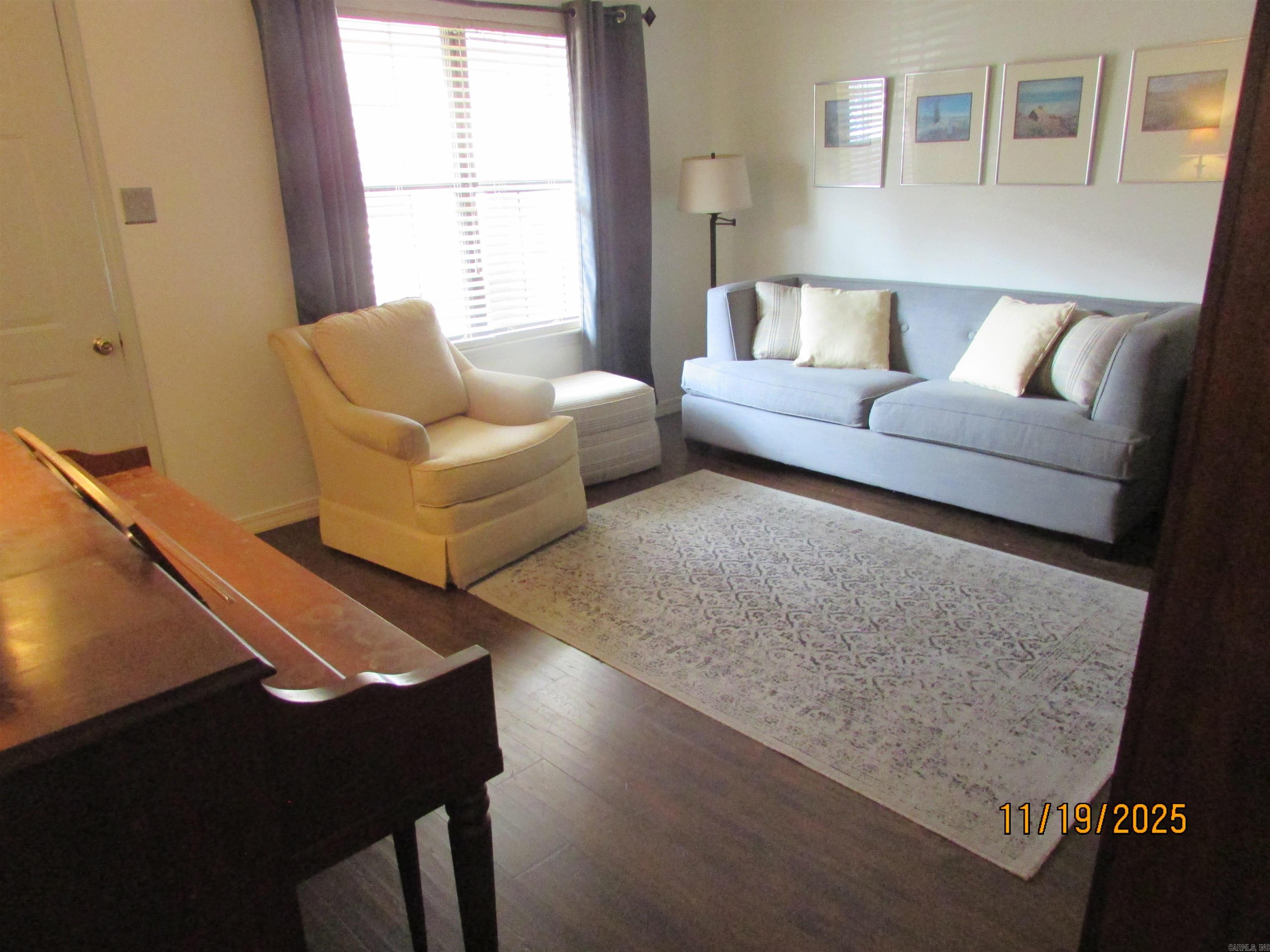 TOWERING OAKS - Residential