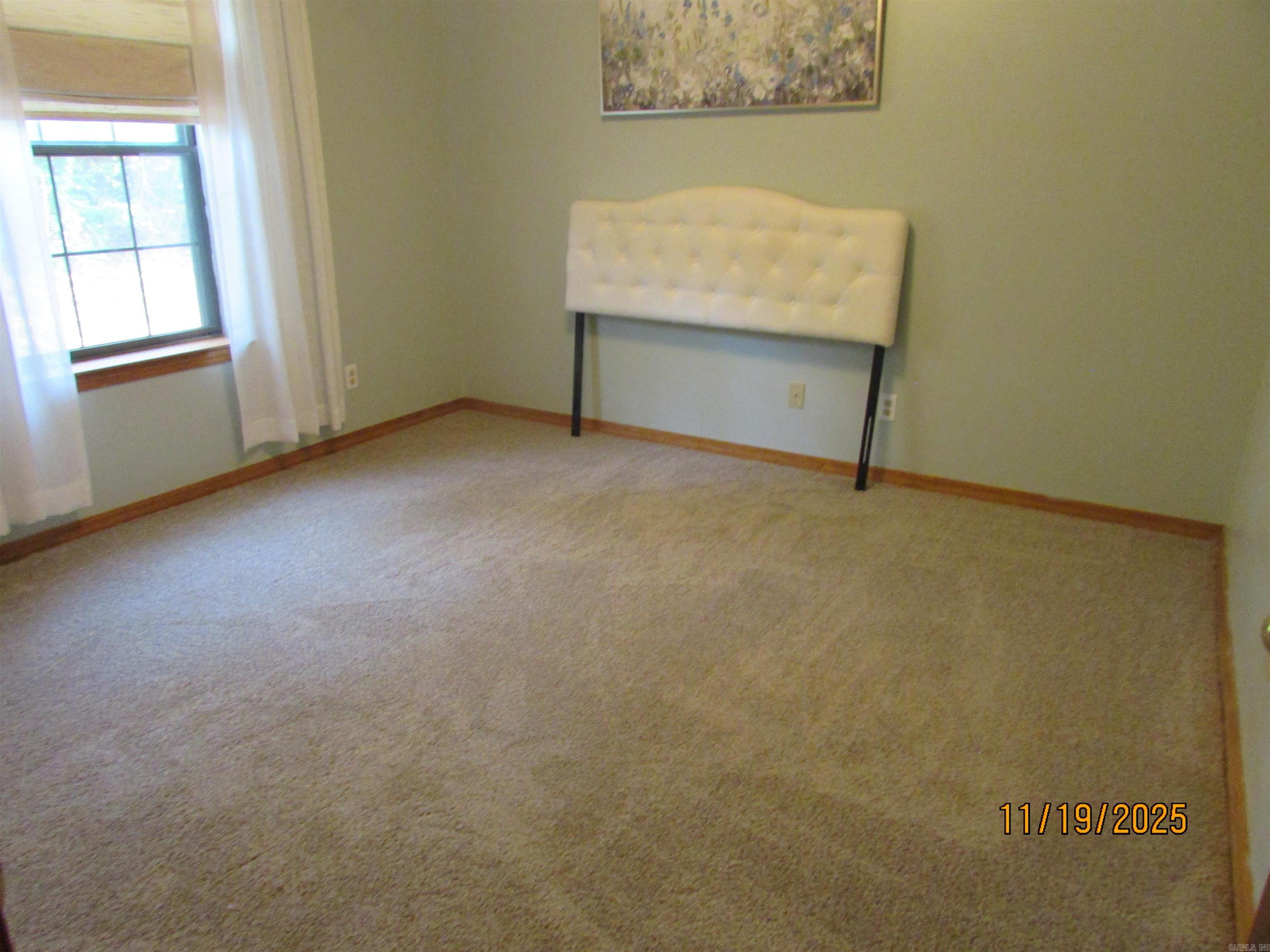 TOWERING OAKS - Residential