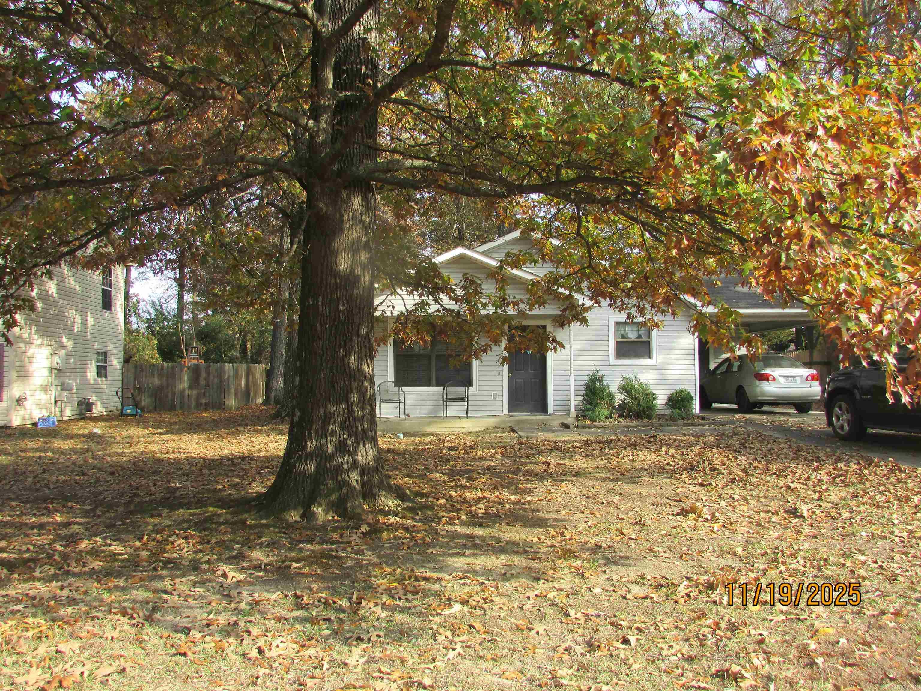 TOWERING OAKS - Residential