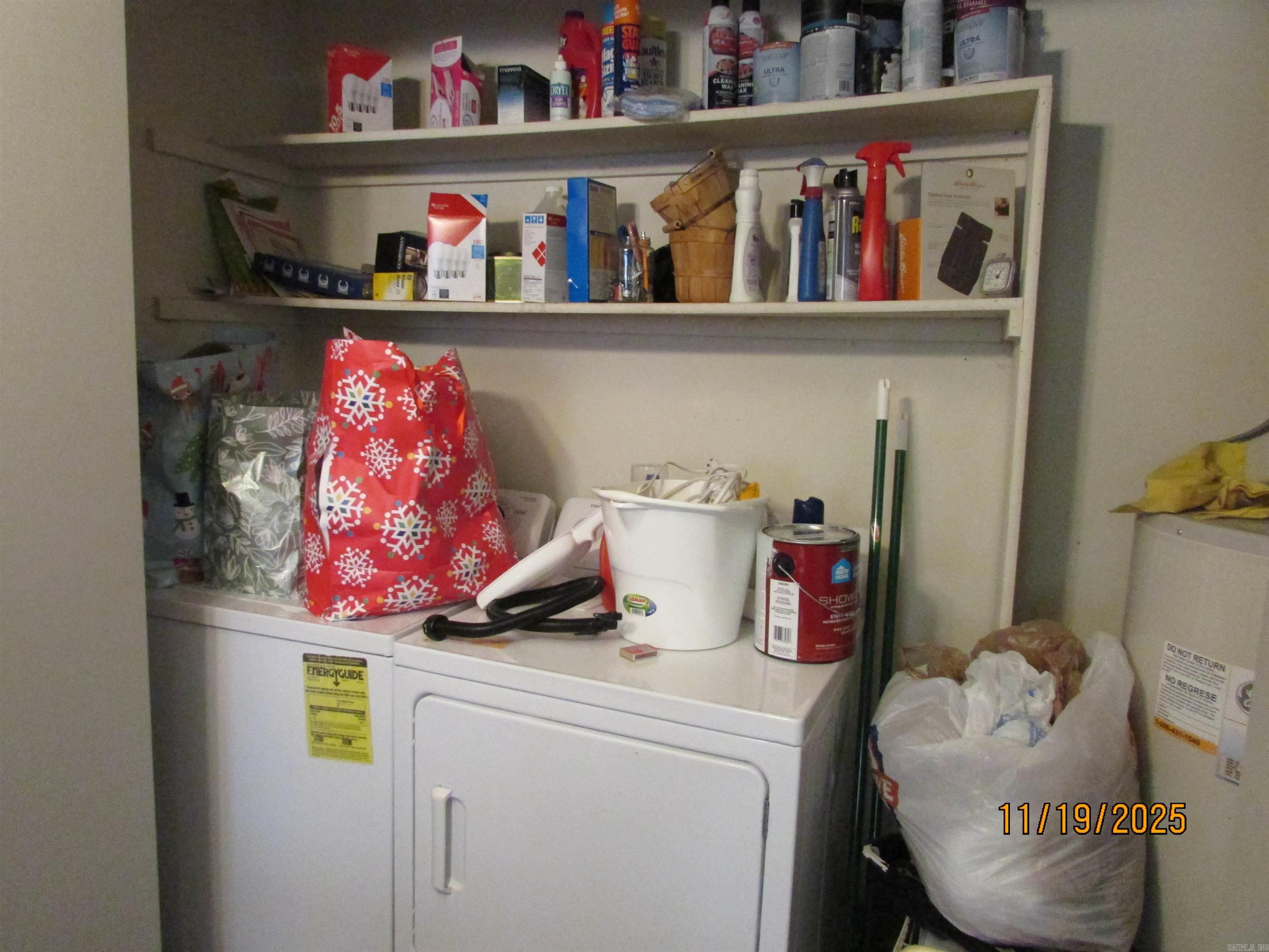 TOWERING OAKS - Residential