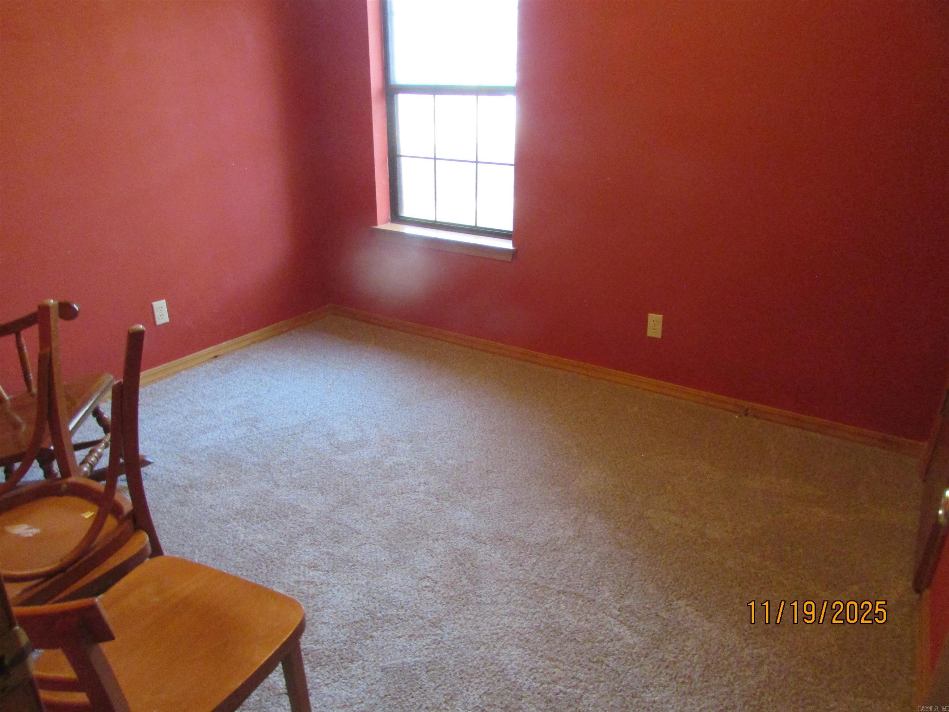 TOWERING OAKS - Residential