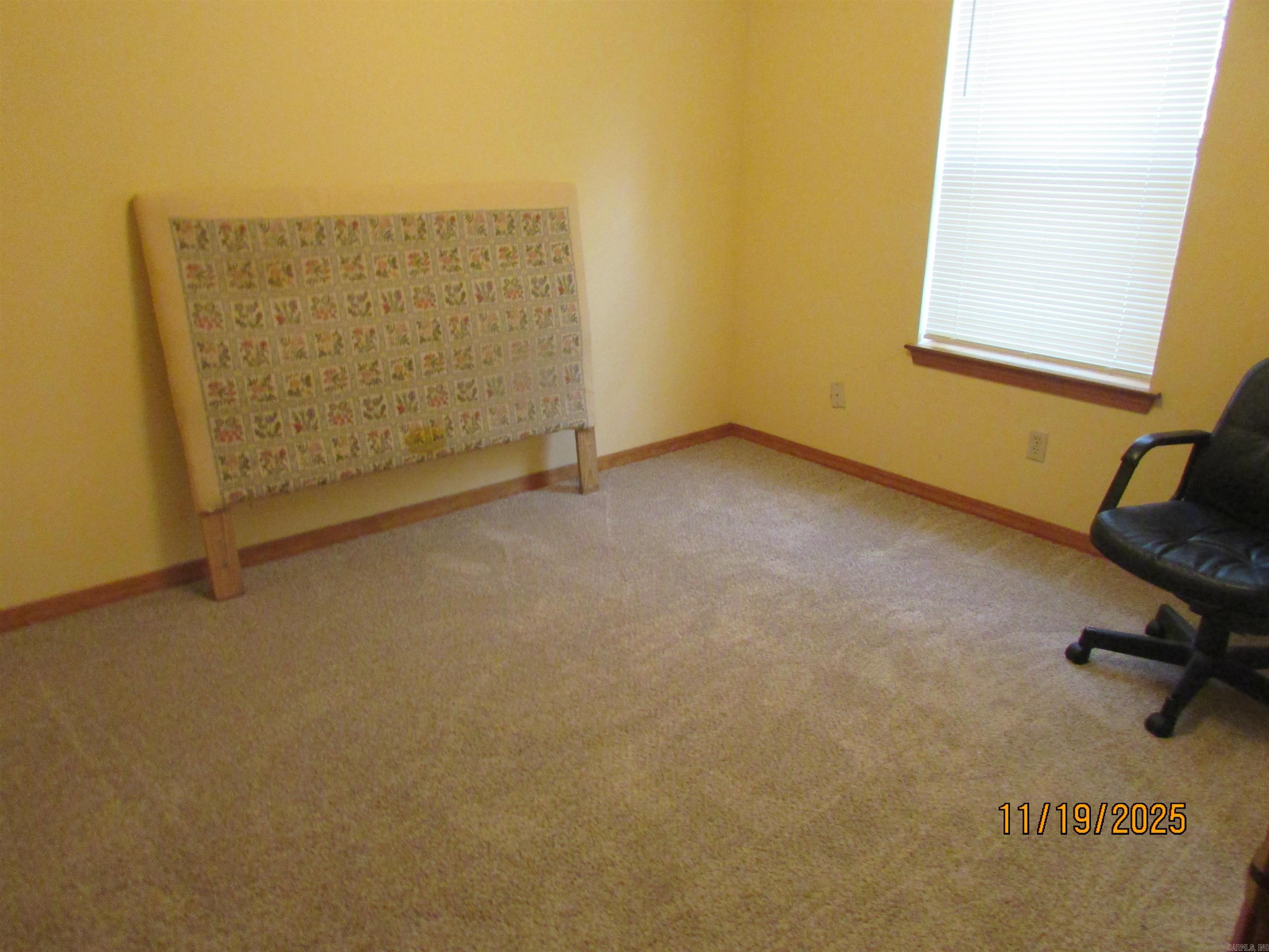 TOWERING OAKS - Residential