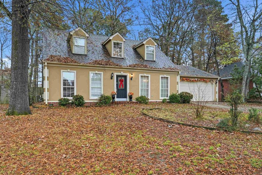 Spacious 4-bedroom, 2.5-bath home with 2 bedrooms upstairs and 2 downstairs. Features a large living area, a separate dining room, and a primary suite with a huge walk-in closet. With plenty of space and tons of potential, this home is ready for your personal touch! See agent remarks