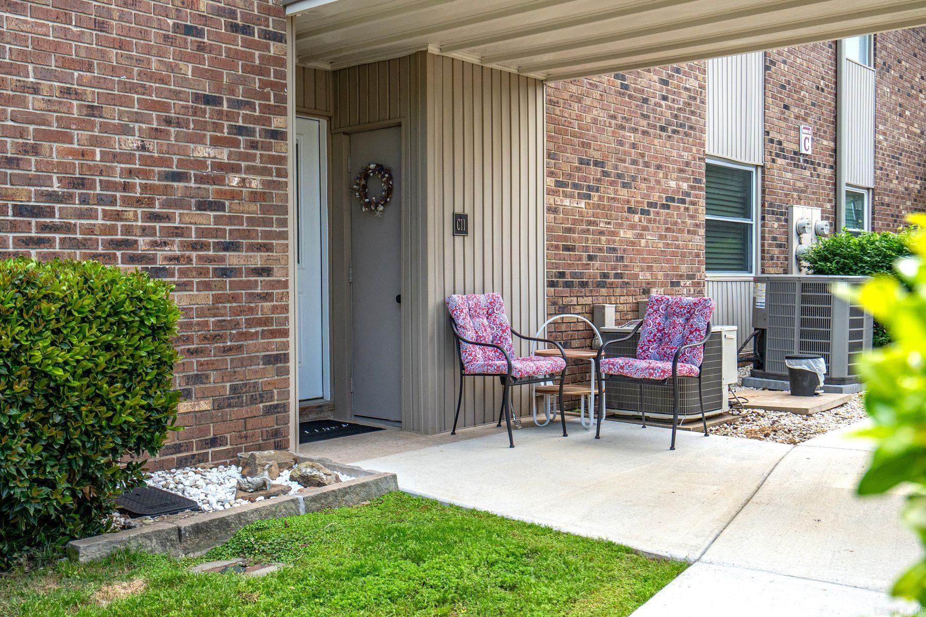 WESTPORT BAY TOWN HOUSE - Residential