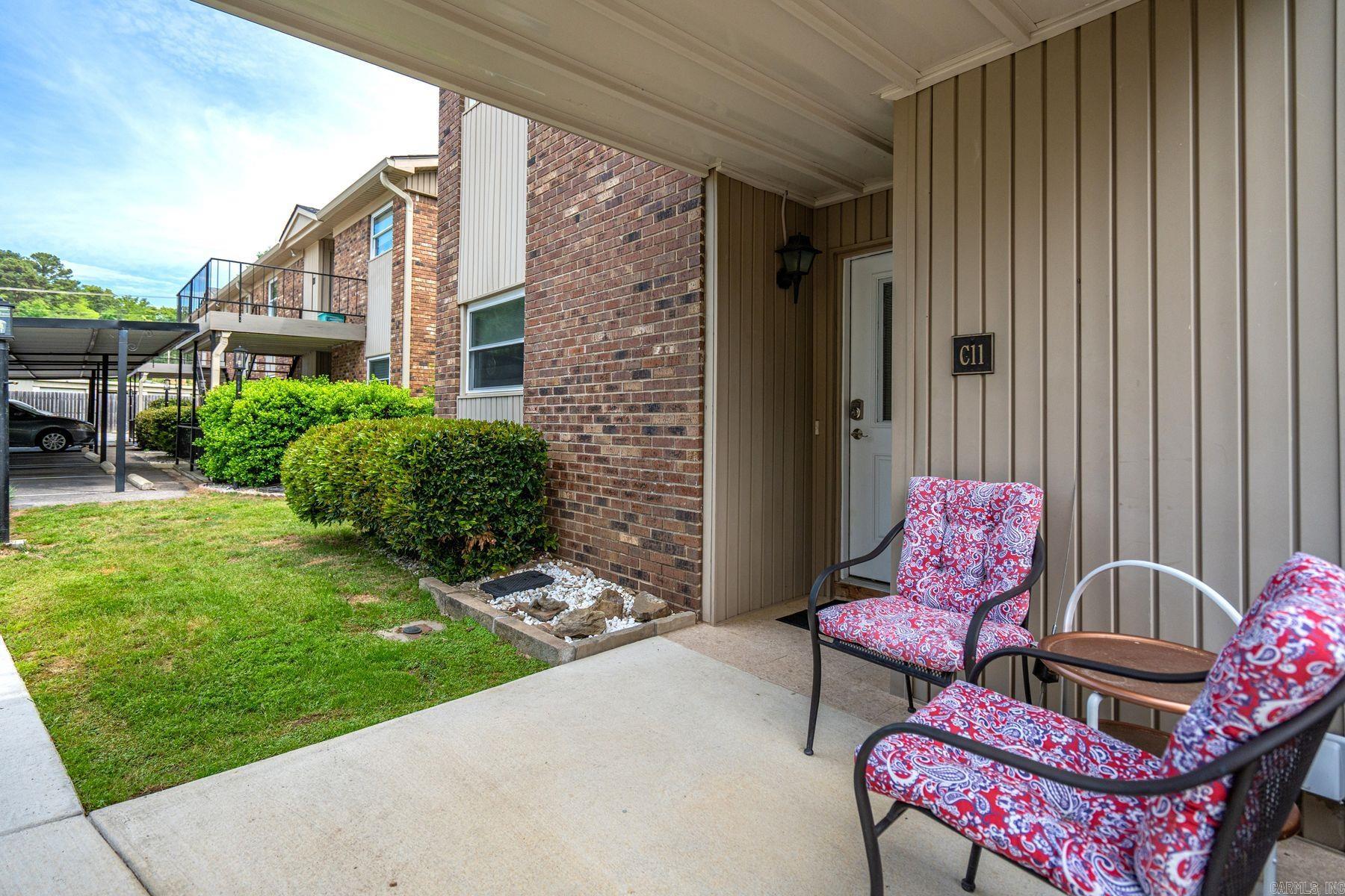 WESTPORT BAY TOWN HOUSE - Residential